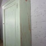 Armoire garde manger vert amande patinée