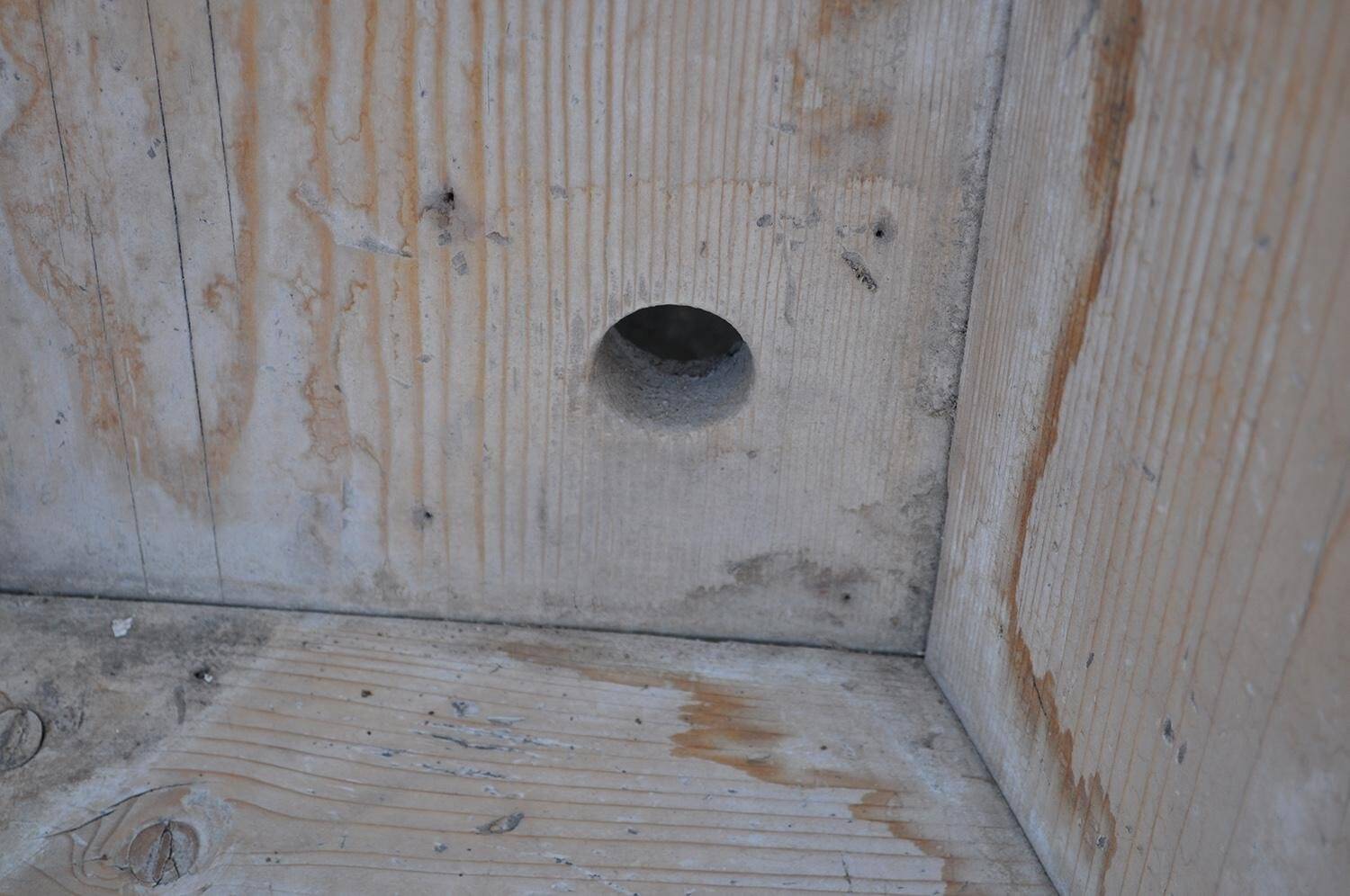 Large whitewashed wooden trench, solid driftwood, 1940s farmhouse style.