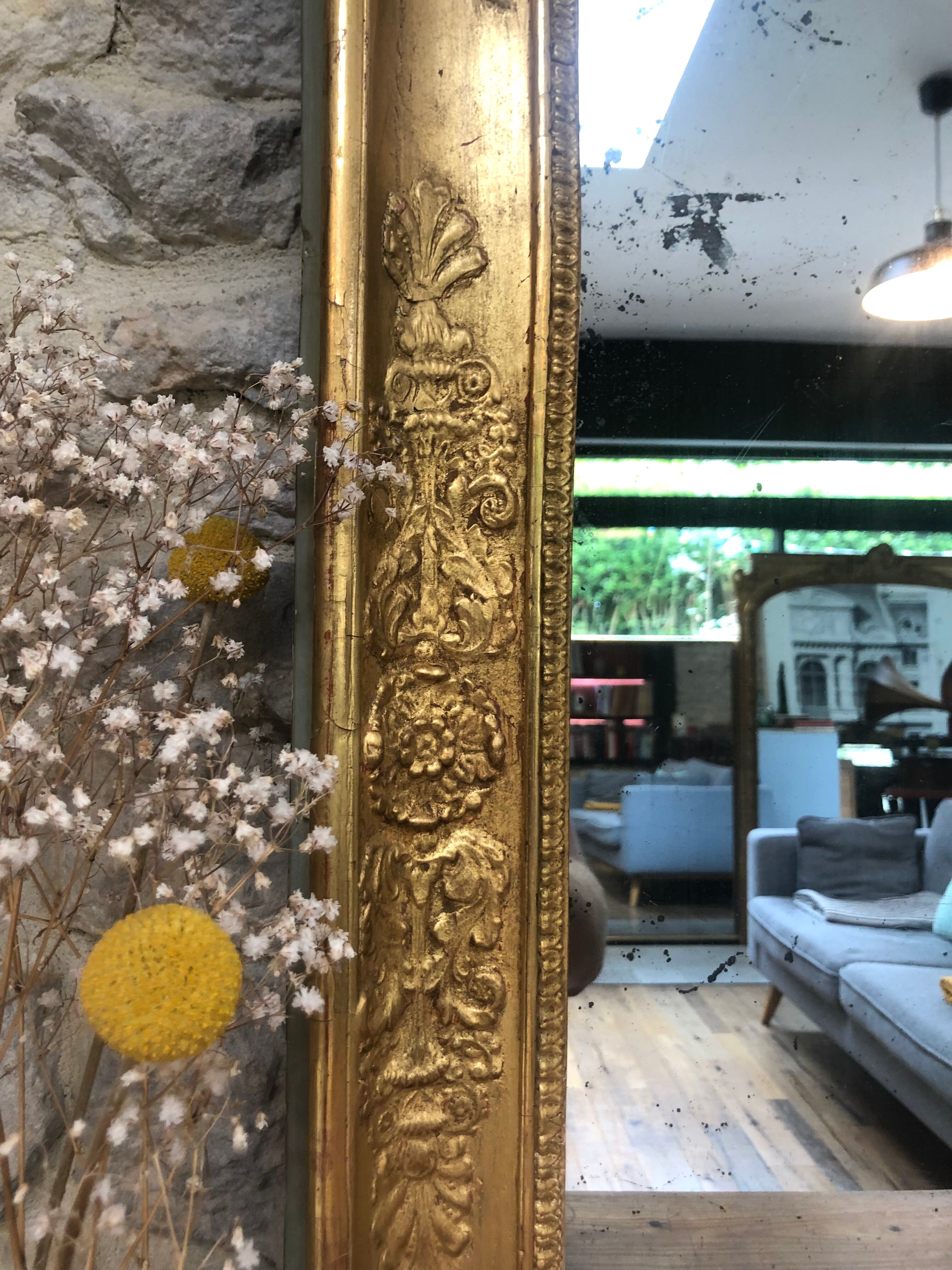 Mirror period restoration gilded with gold leaf, 93,5x80cm