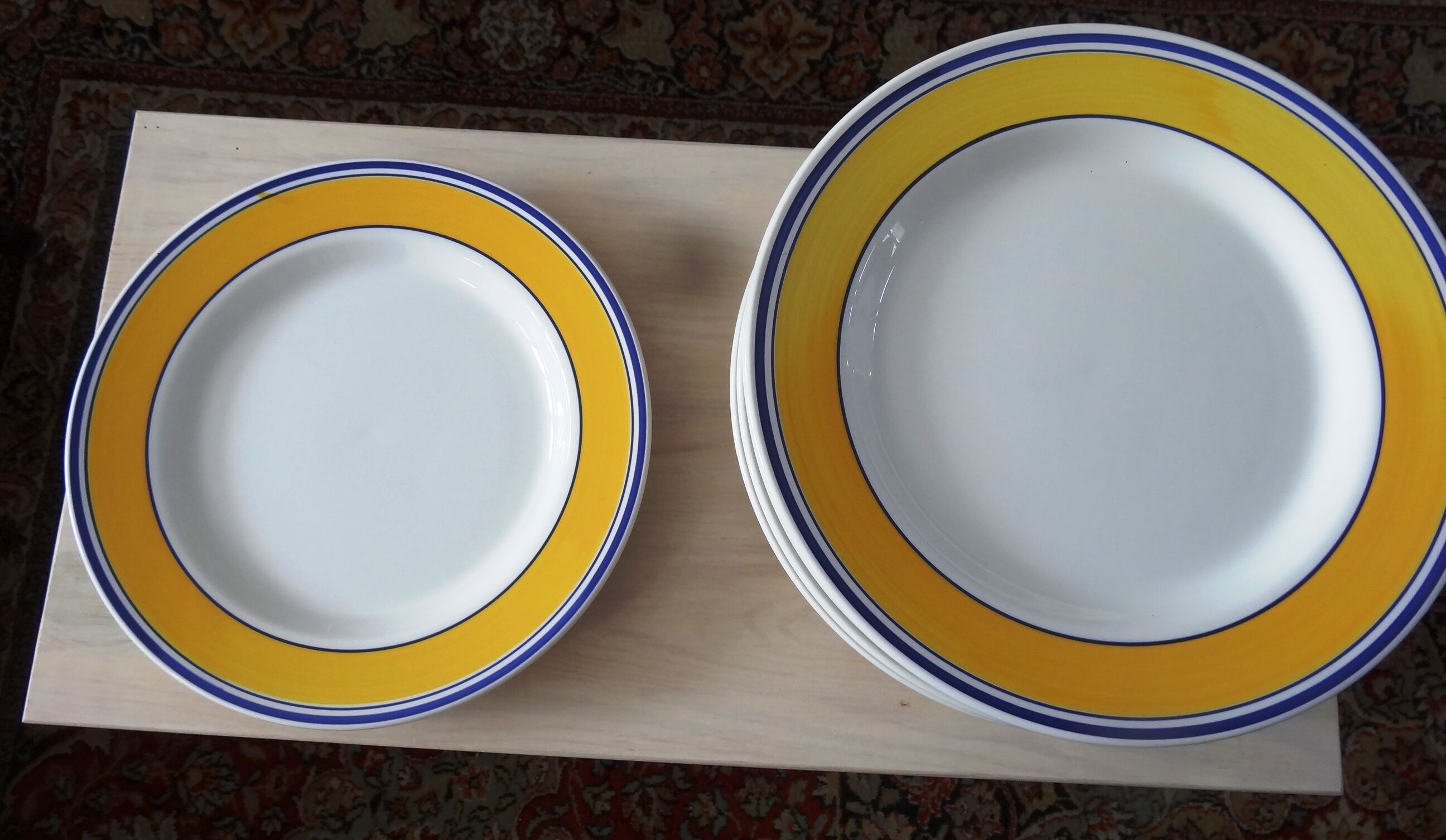 12 large Italian ceramic plates