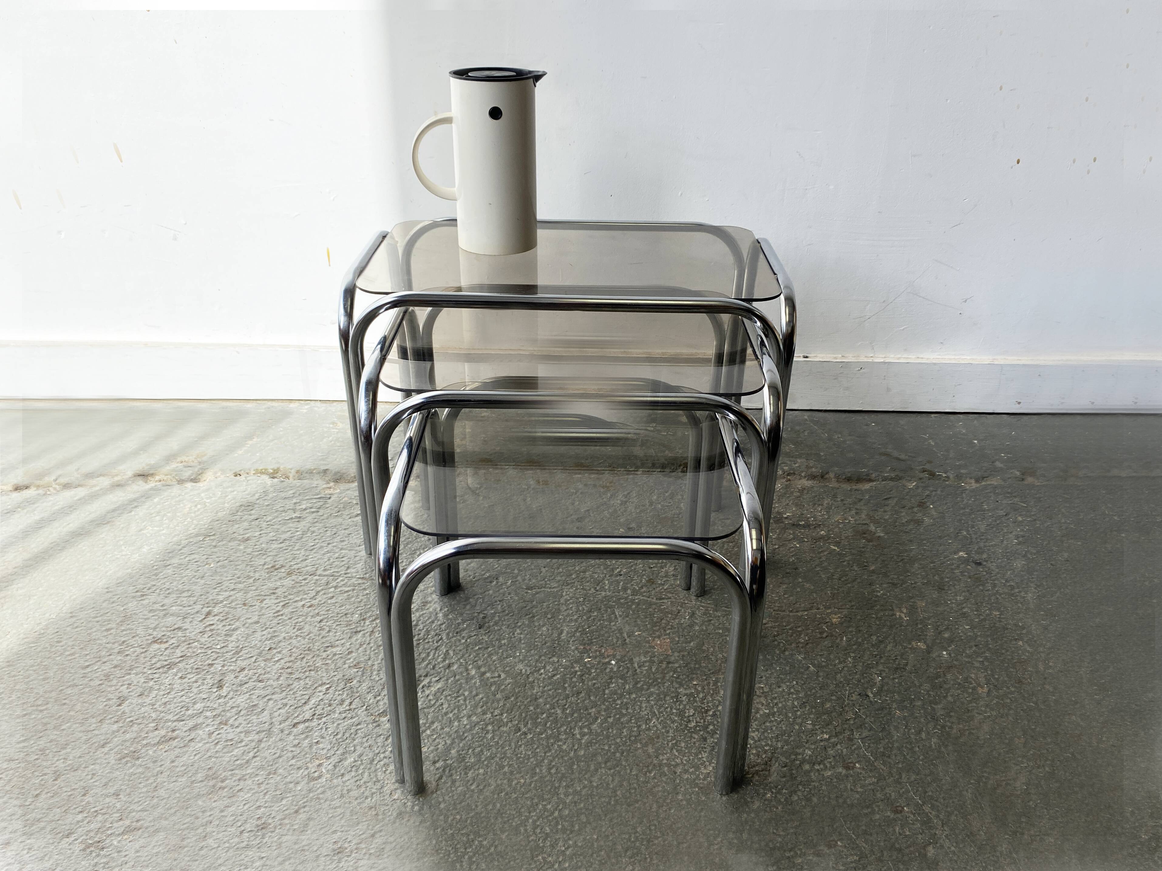 1970s Mid-Century modern tubular chrome and smoked glass nesting tables