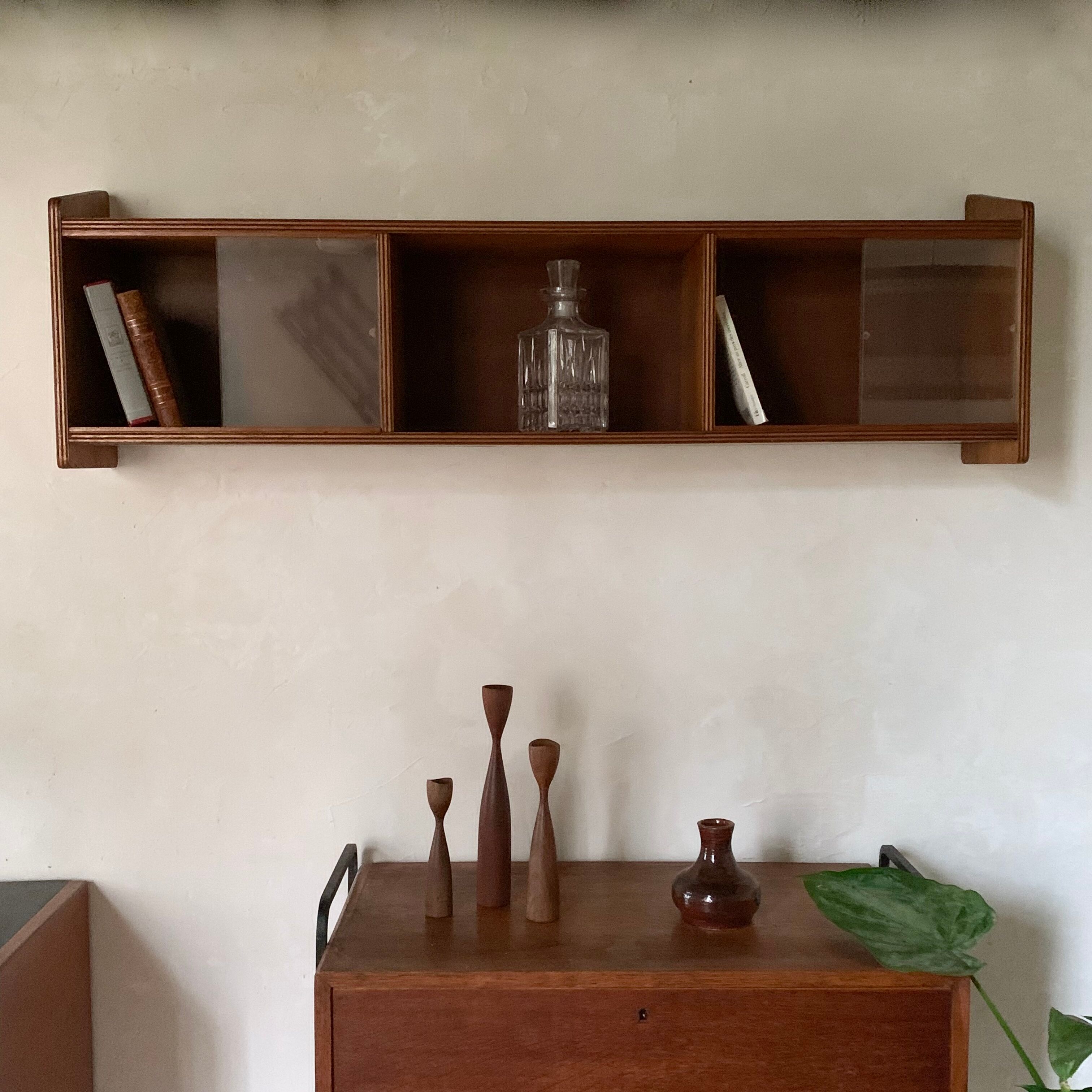 Bookcase vintage pyramidal wall shelf