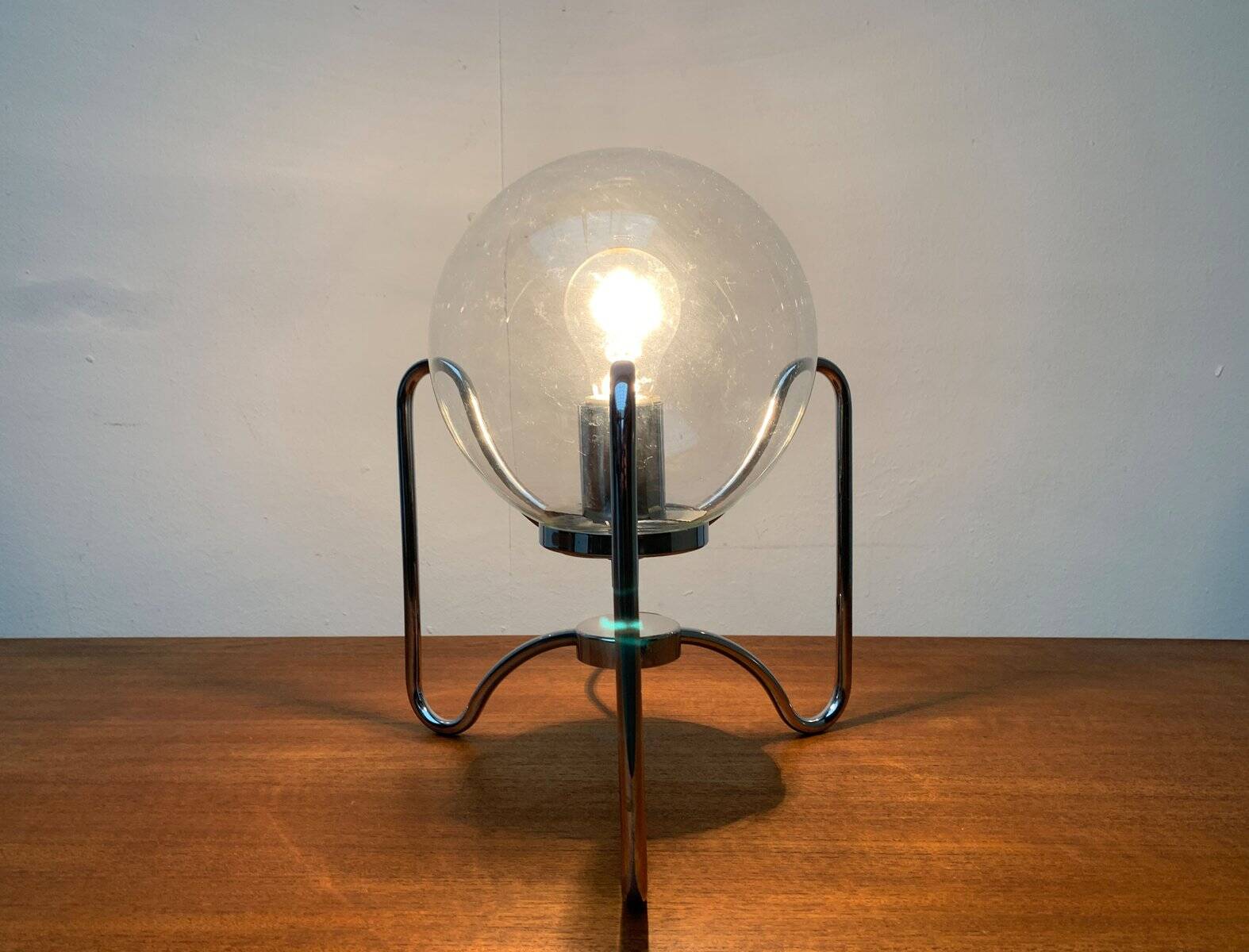 Mid-century space age tripod globe table lamp, 1960s