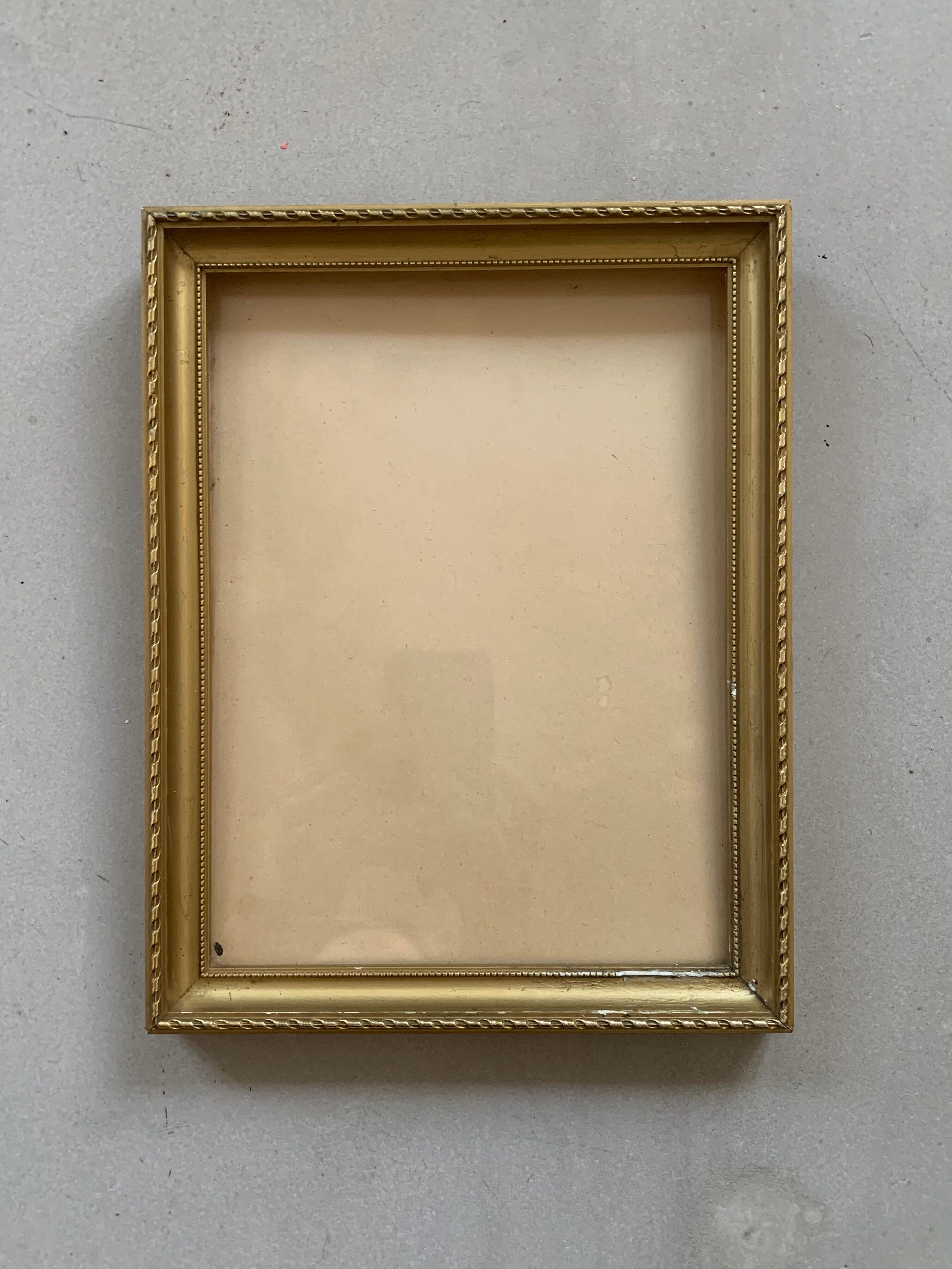 Old gold frame 20x26cm