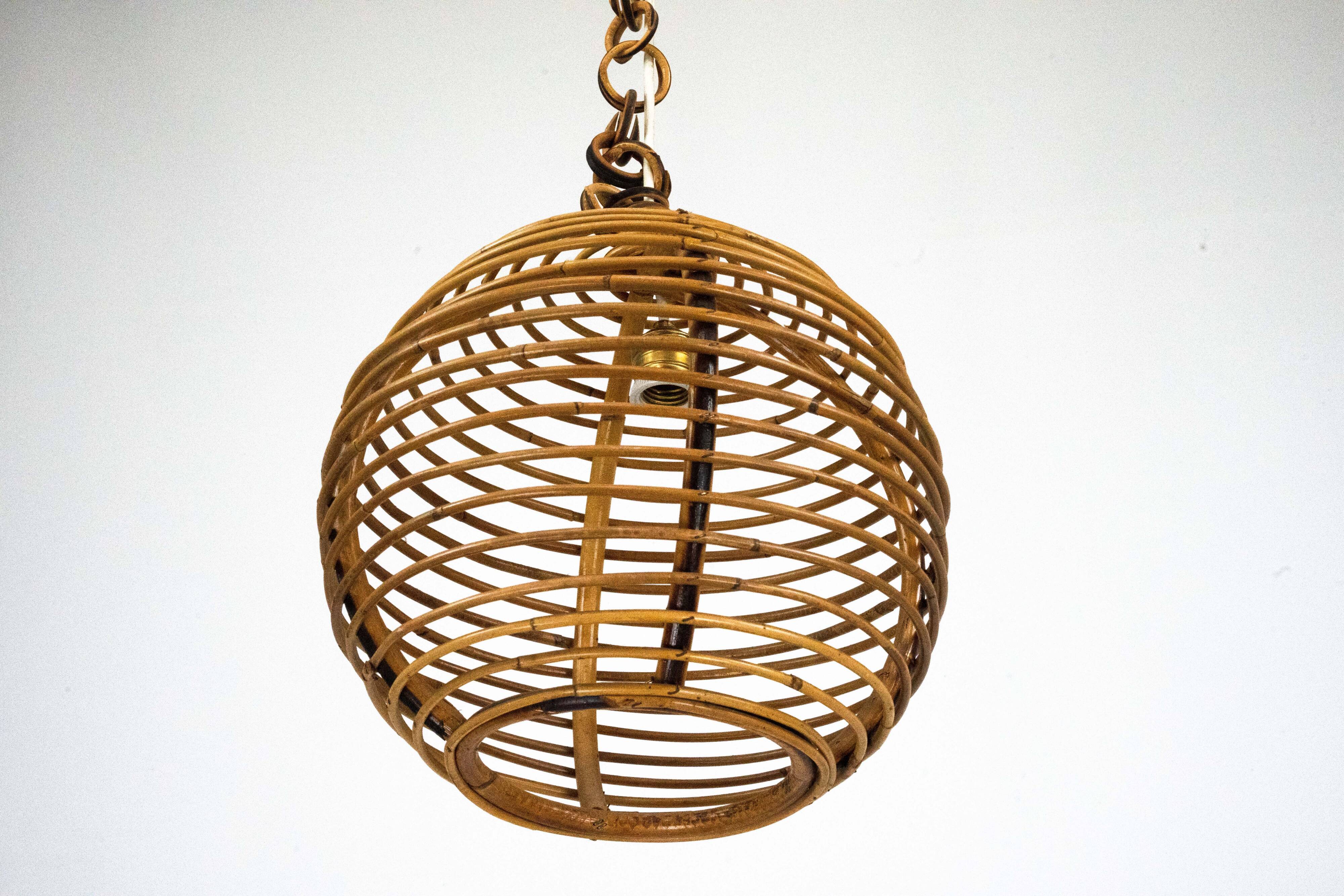 Chandelier en bambou sphérique vintage des années 1950