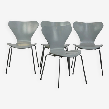 Ensemble de 4 chaises papillon grises Fritz Hansen de 1984, design danois