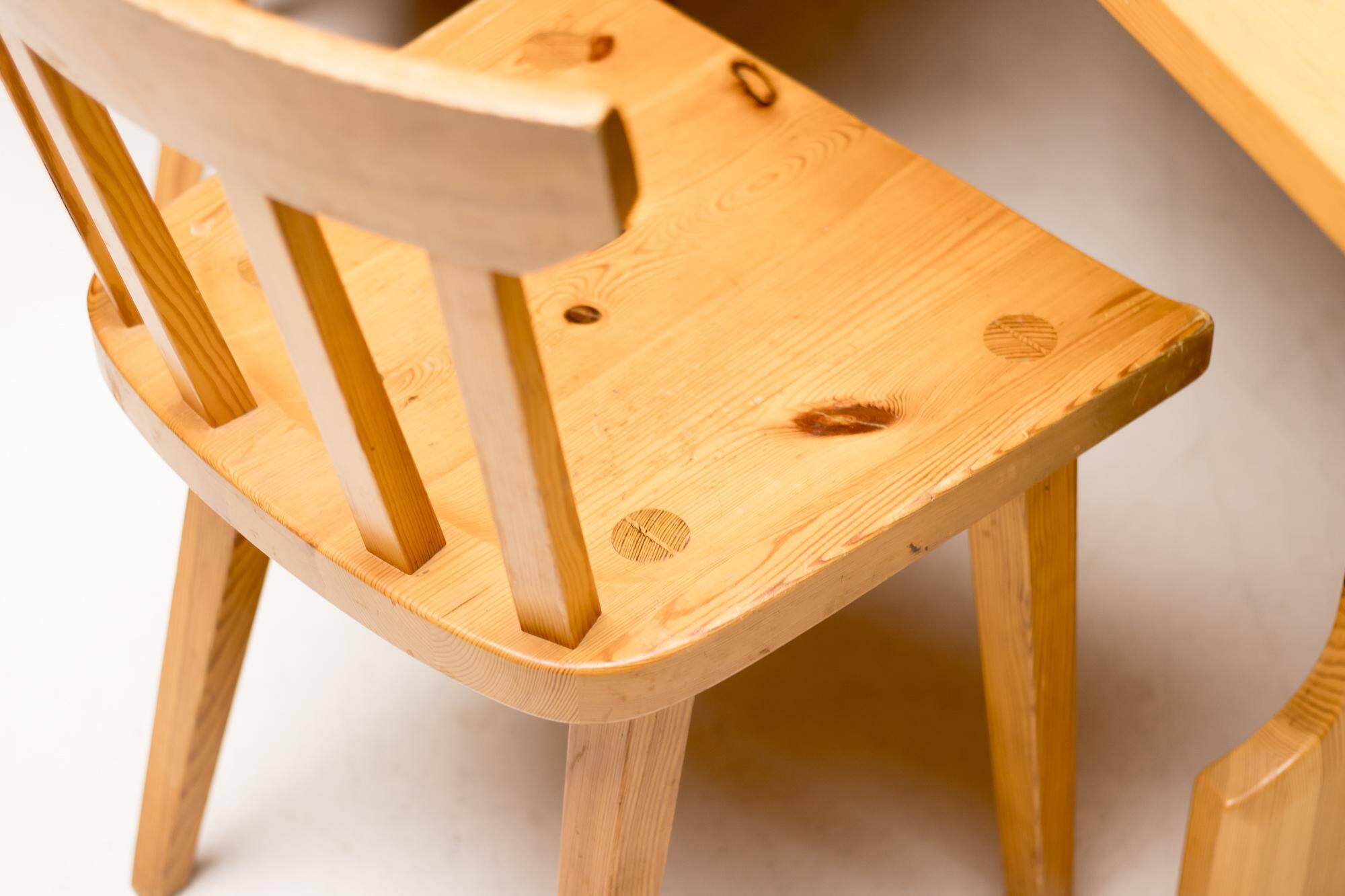 Table à manger scandinave du milieu du siècle dernier en pin de l'Oregon Roland Wilhelmsson