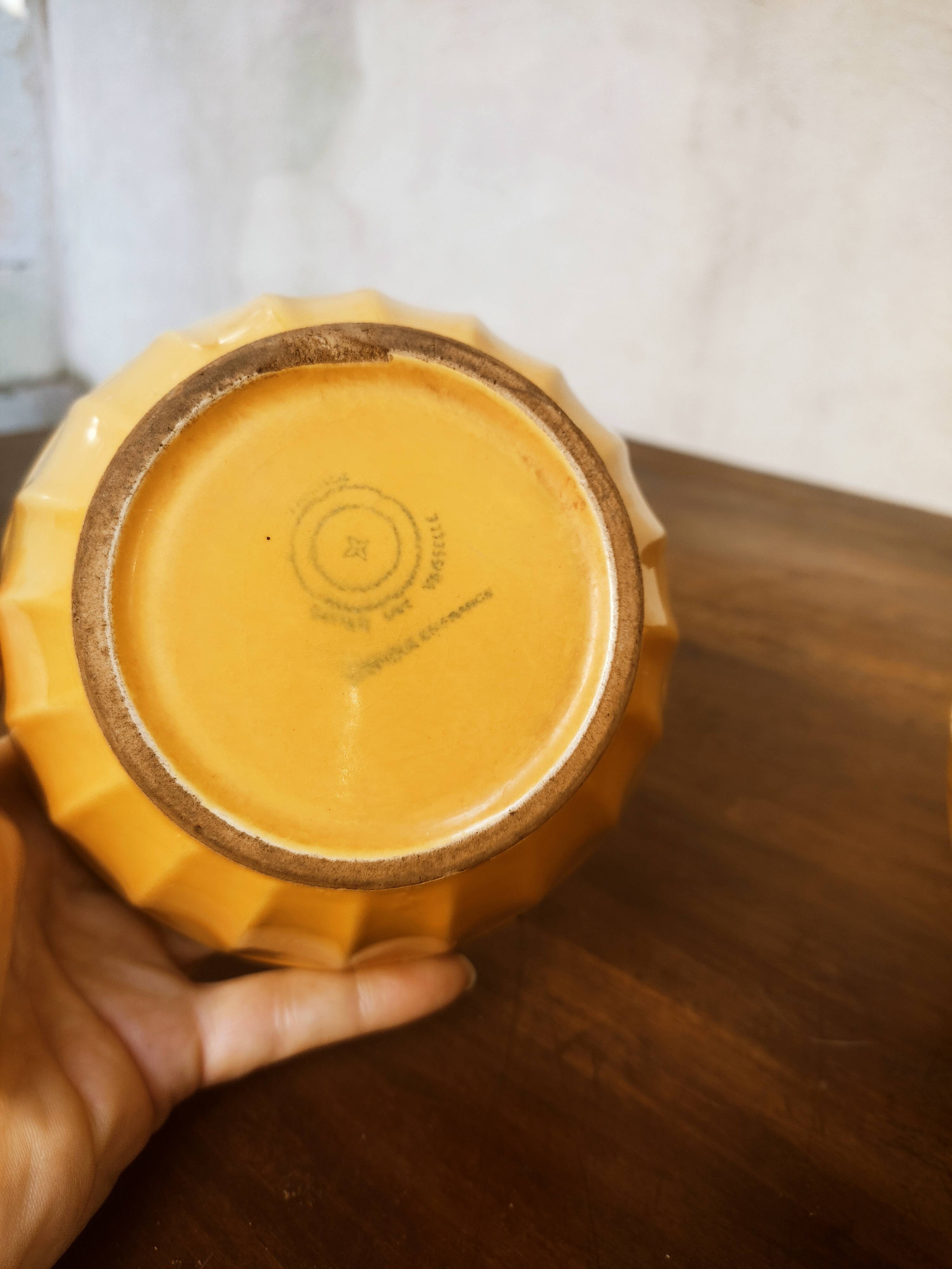 Duo of rib bowls in faience