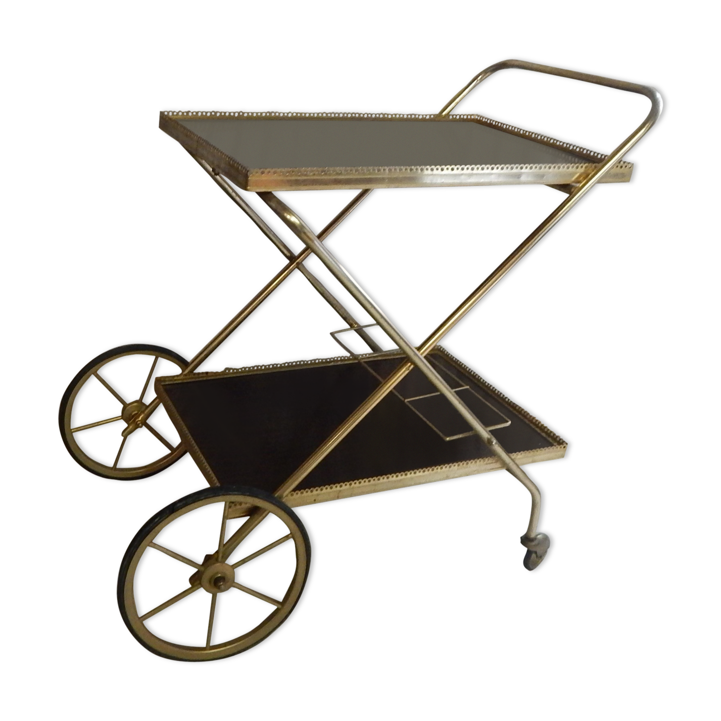 Serving table