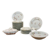 Service de table en porcelaine de Limoges à décor floral des années 1950 - 31 pièces