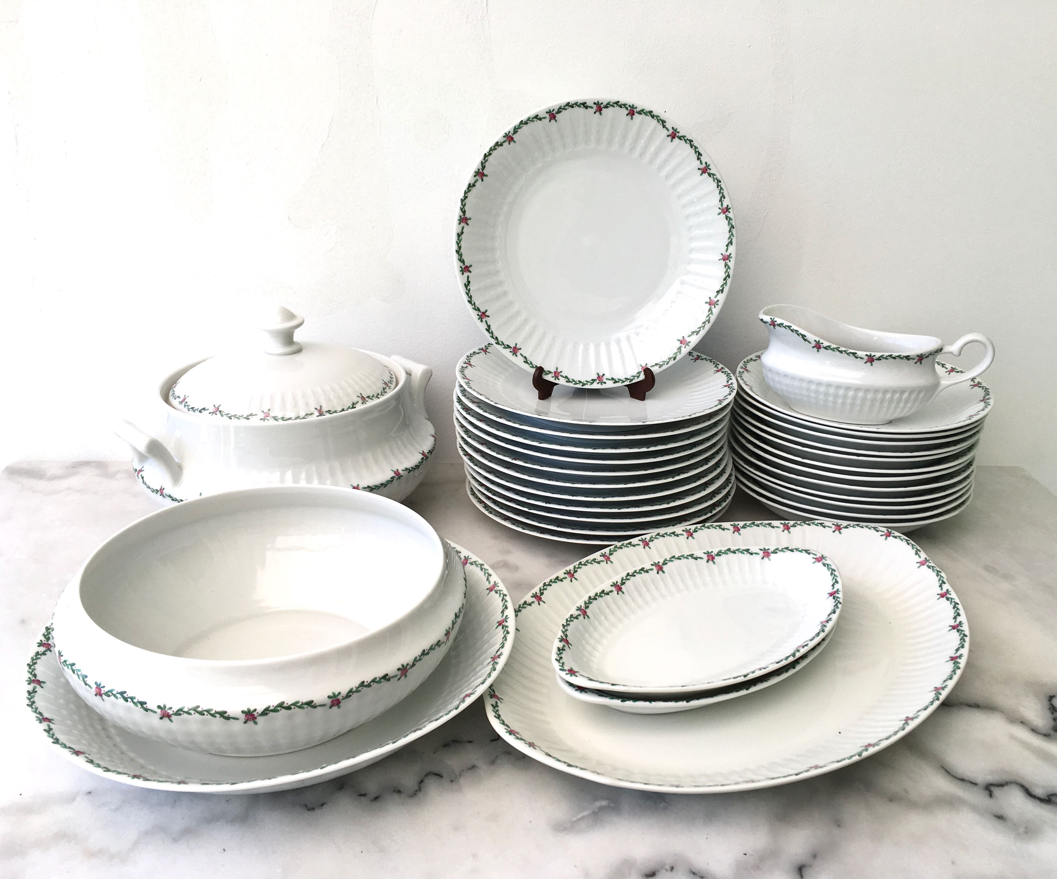 Plate service for 12 people 1970