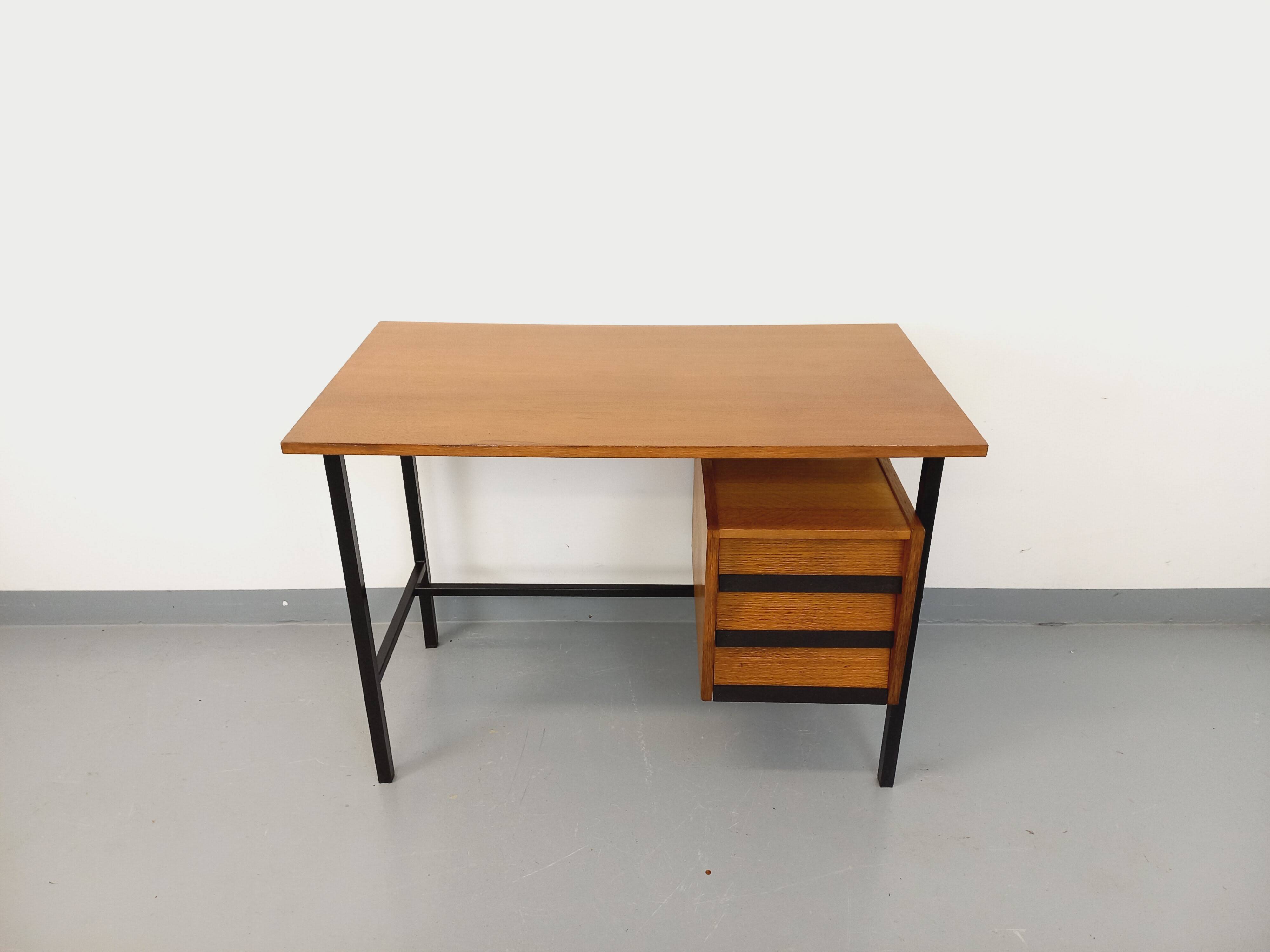 Vintage modernist desk in wood and black metal from the 60s
