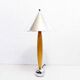 Lampe de table en hêtre et métal chromé