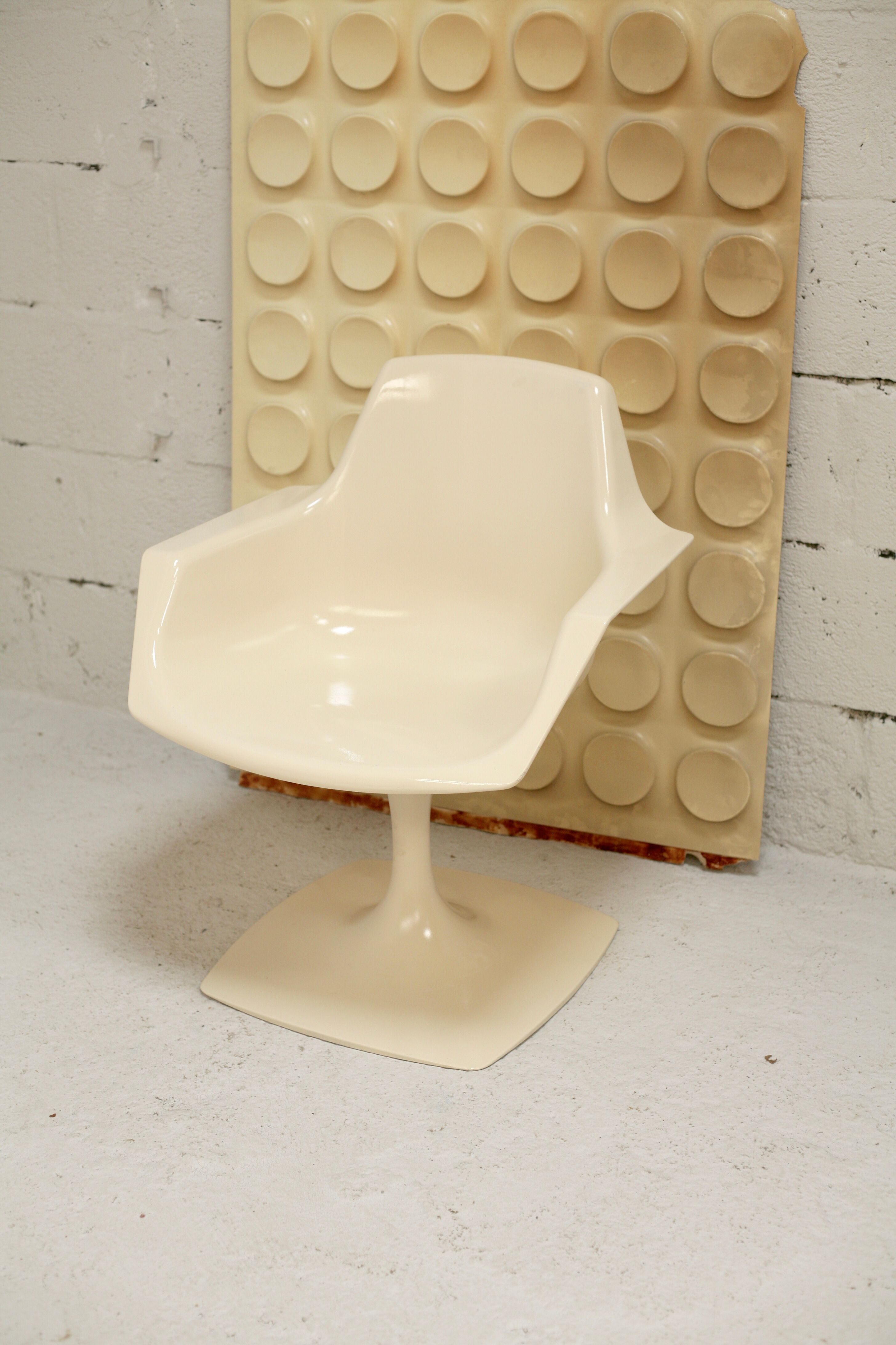 Armchair by Orlowski, resin, France, cira 1970, Stamp.