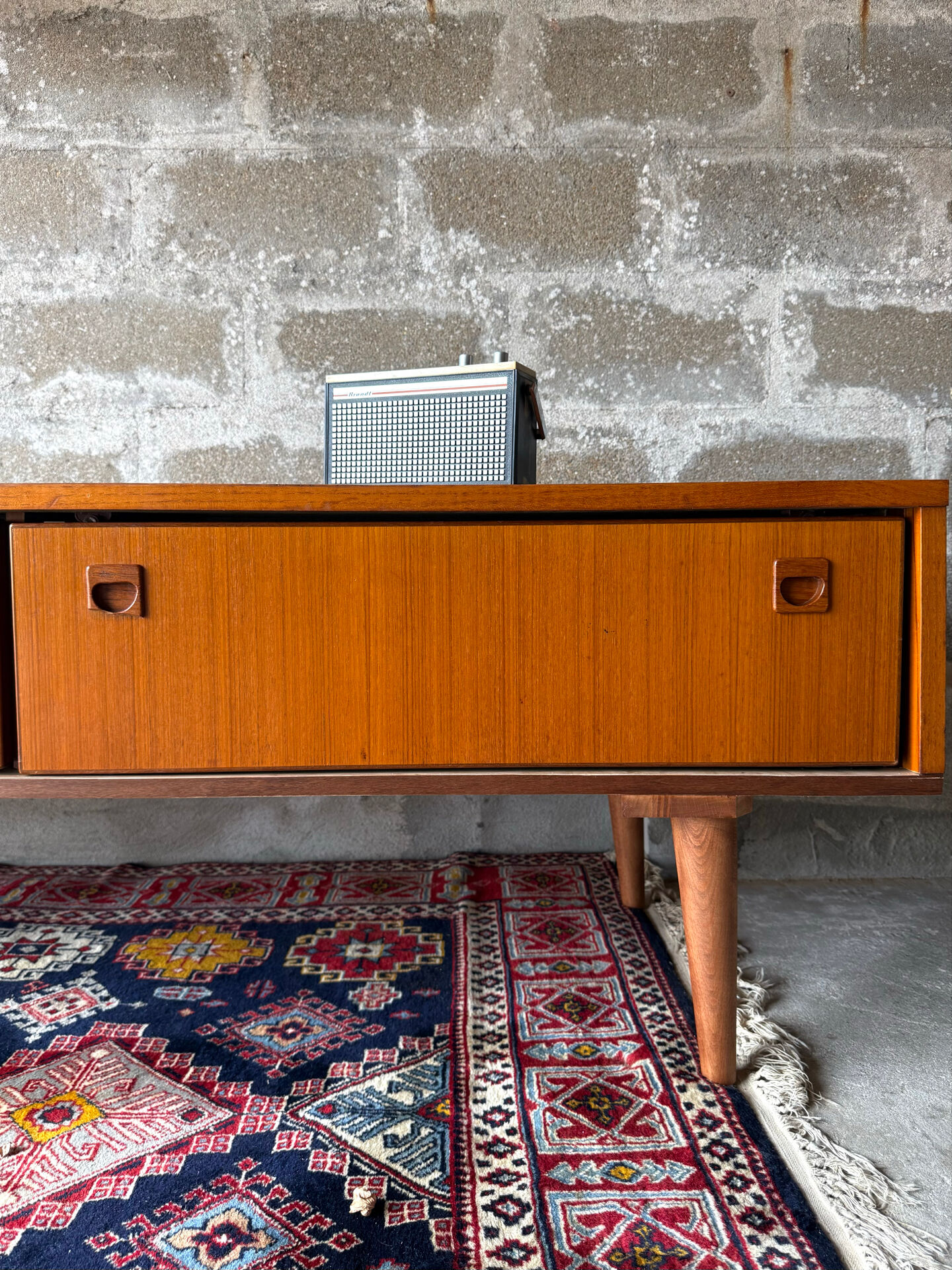 Vintage low Scandinavian sideboard in teak, 1970.