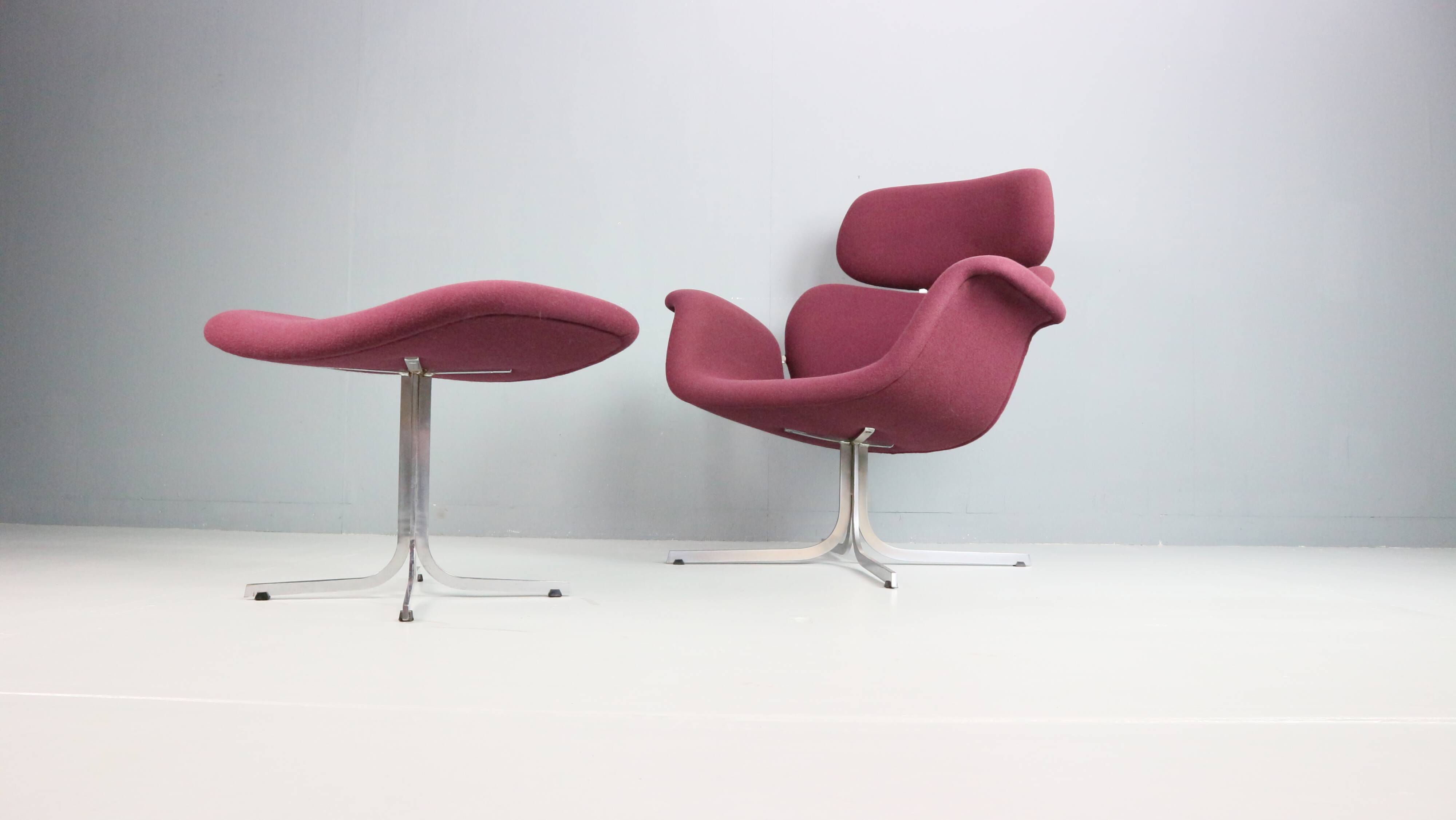 Pierre Paulin Purple Lounge Chair "Big Tulip" F551 & Ottoman, 1960's