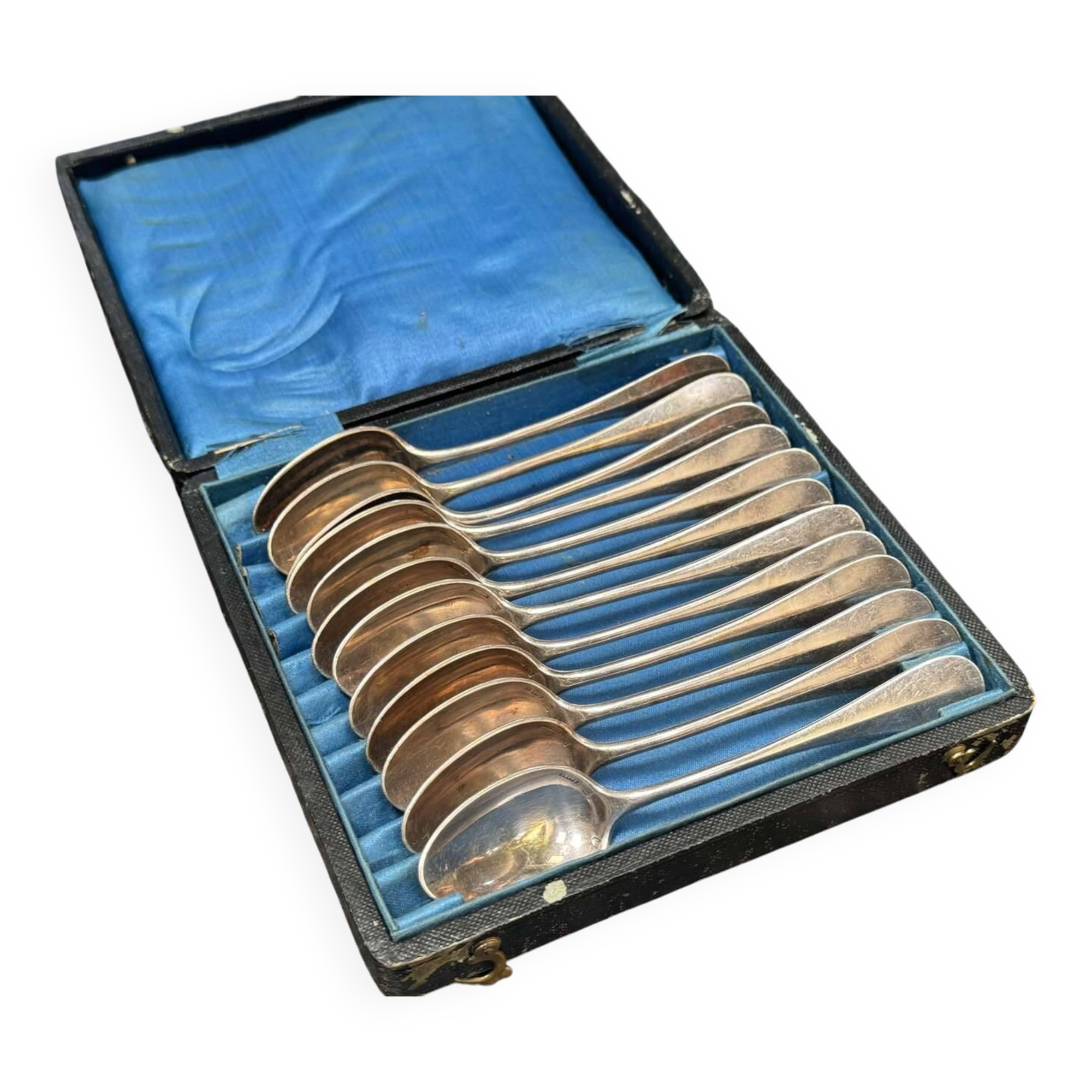 Box of 12 silver-plated dessert spoons in the Old Paris style.