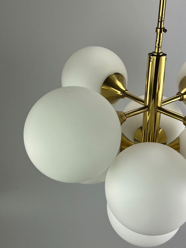 Lustre Sputnik Kaiser Leuchten design en verre opale années 60 70