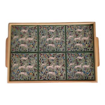 Plateau vintage avec carreaux azulejos et cadre de bois clair