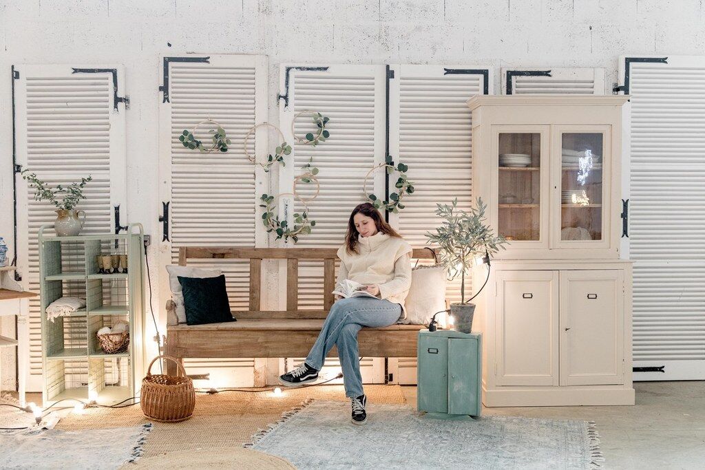 Vintage wooden dresser - linen colors