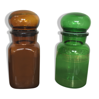 Duo of amber and green apothecary pots 70s