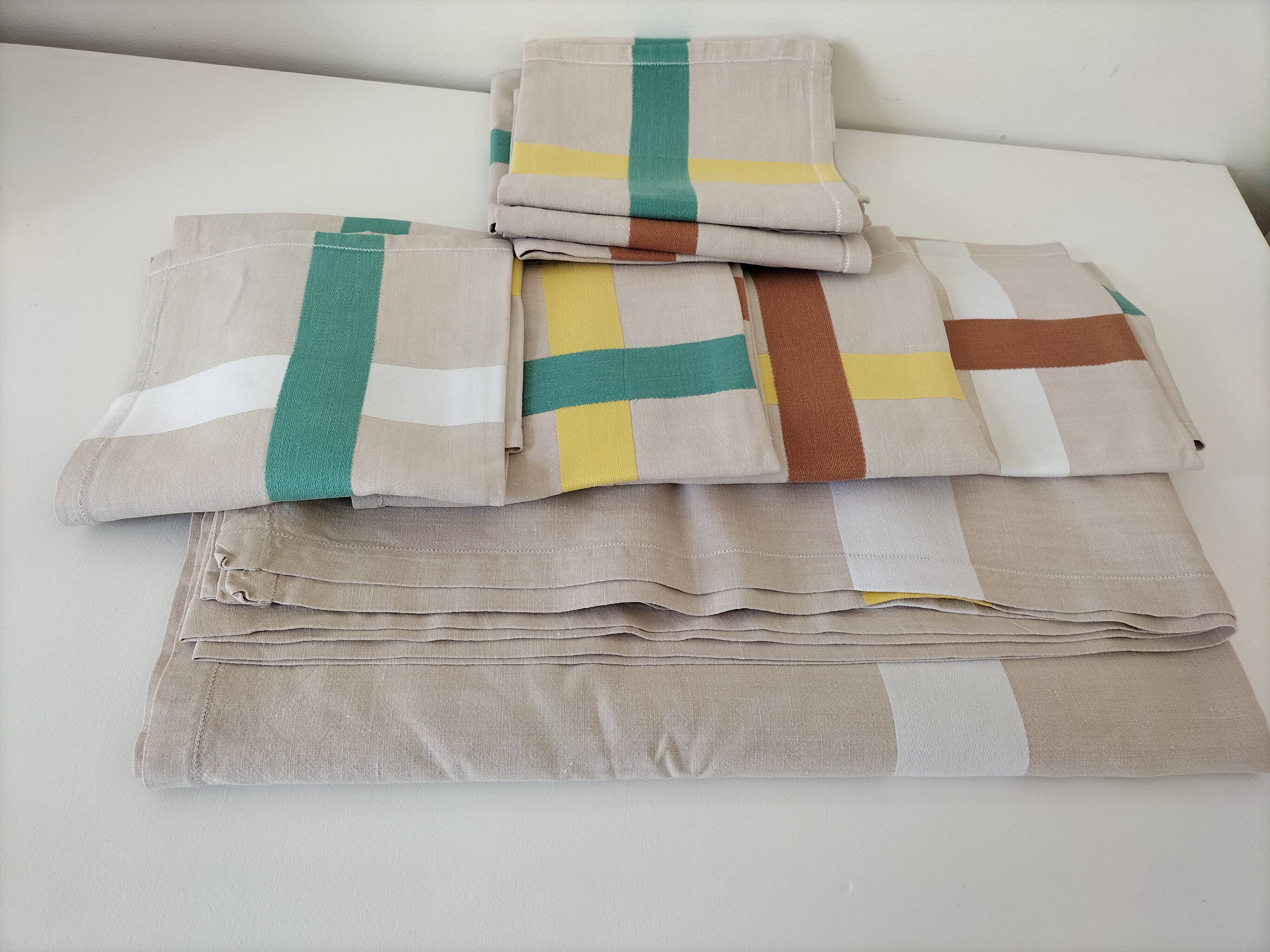 Tablecloth and 8 napkin set – graphic cotton