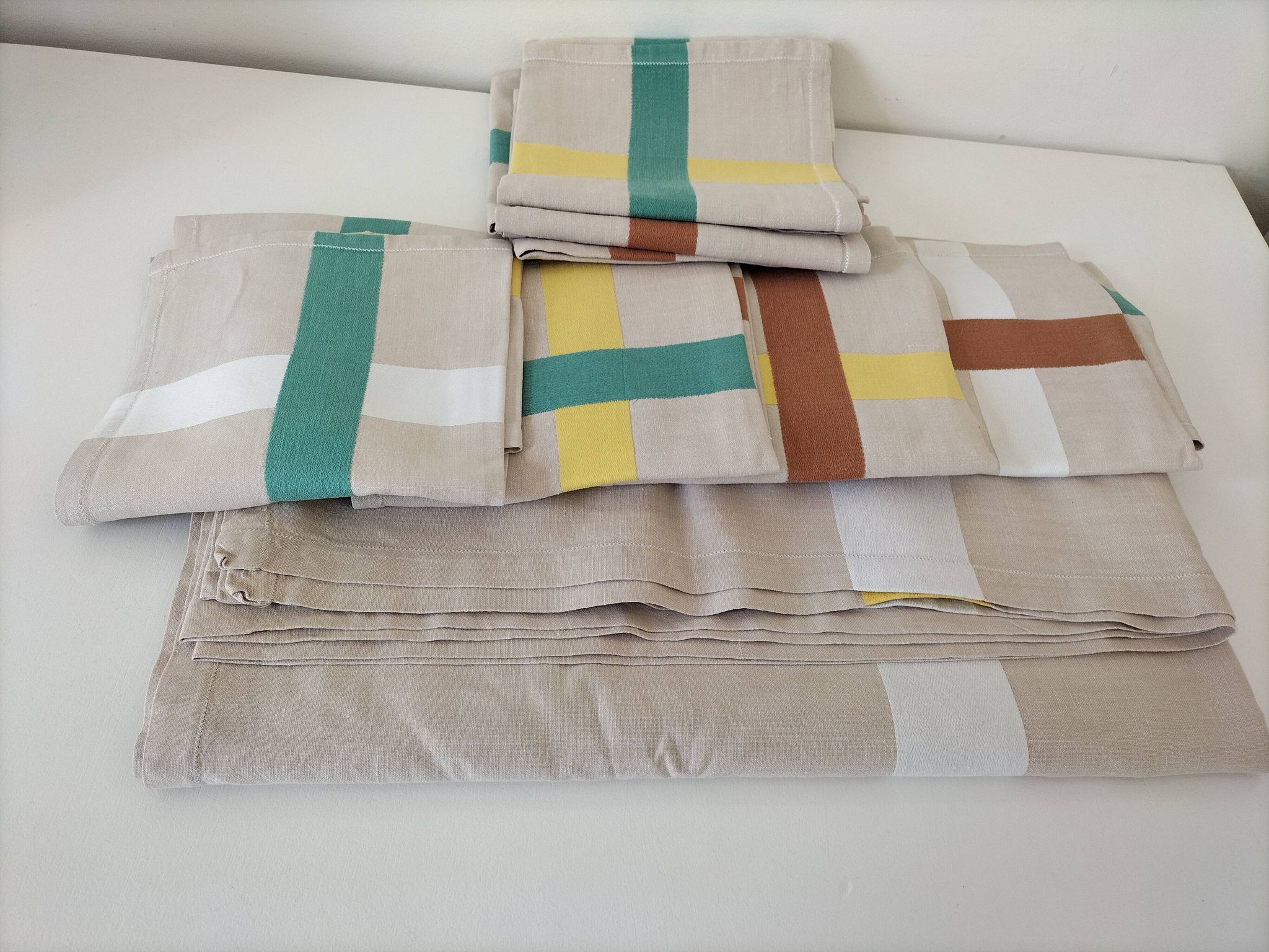 Tablecloth set + 8 napkins – graphic cotton