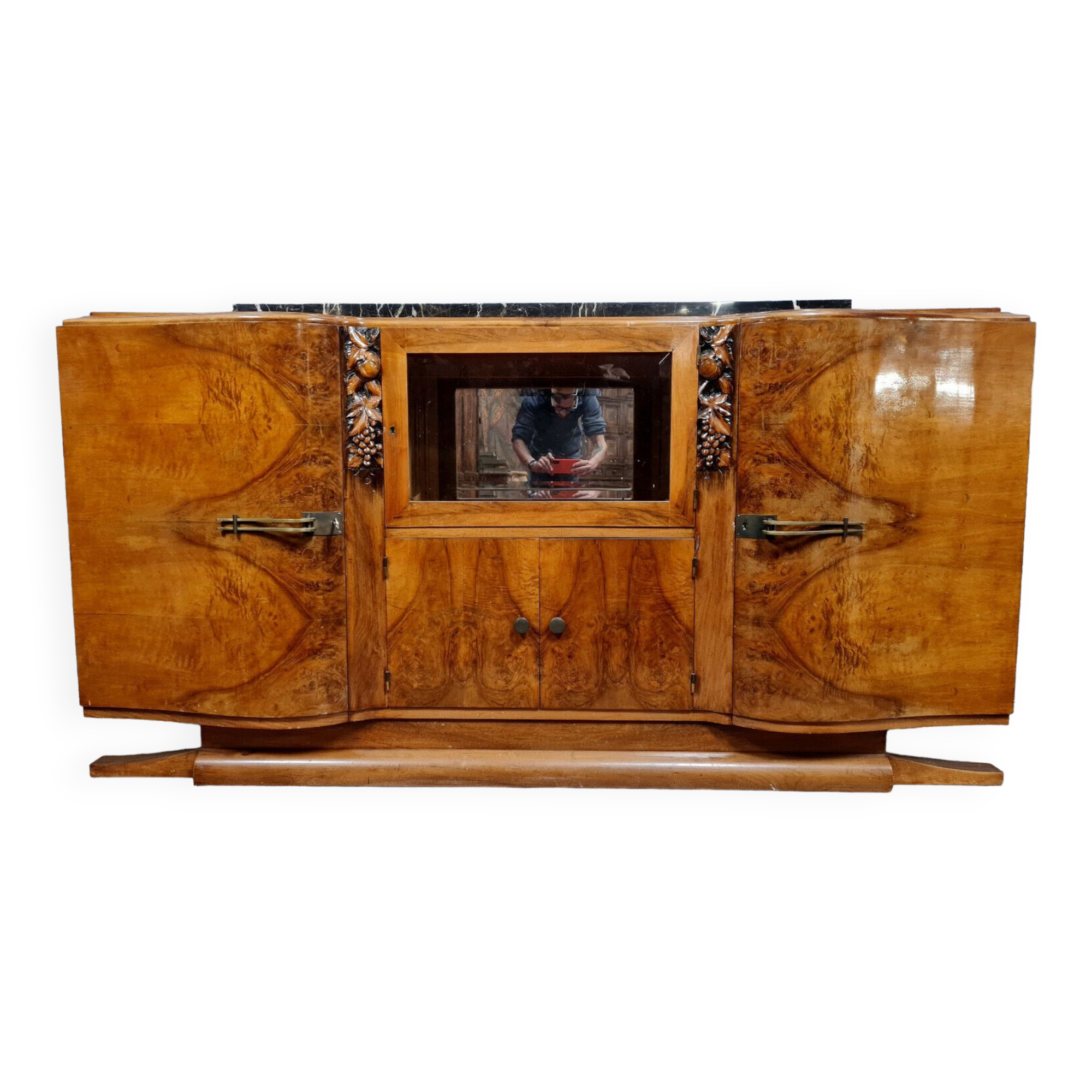 Curved Art Deco era row in light wood circa 1930-1940