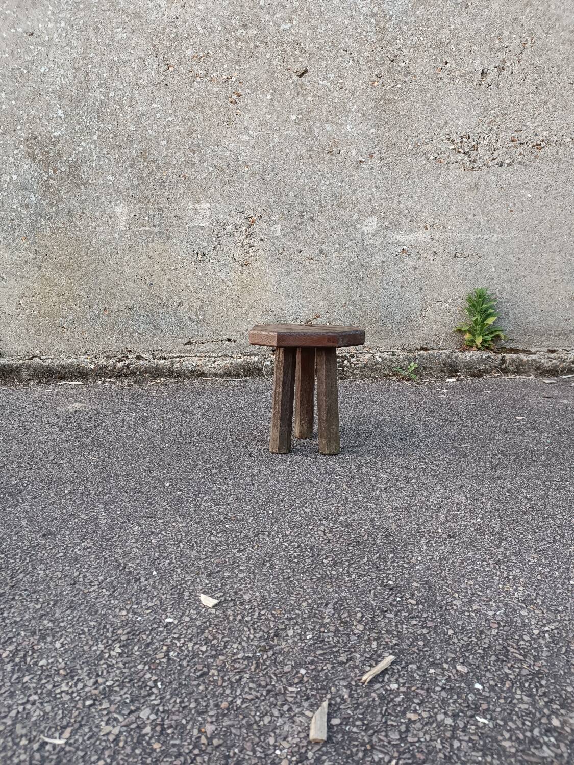 Tripod stool