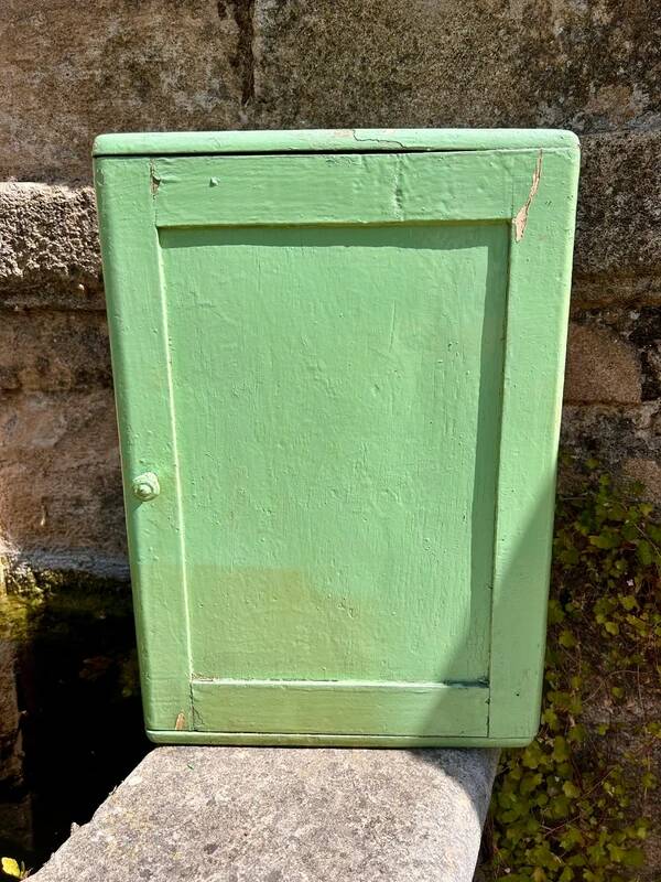Petite armoire de rangement vintage