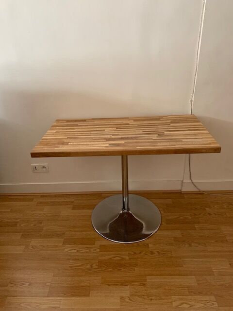 Custom table with metal central leg, tulip table type 70s