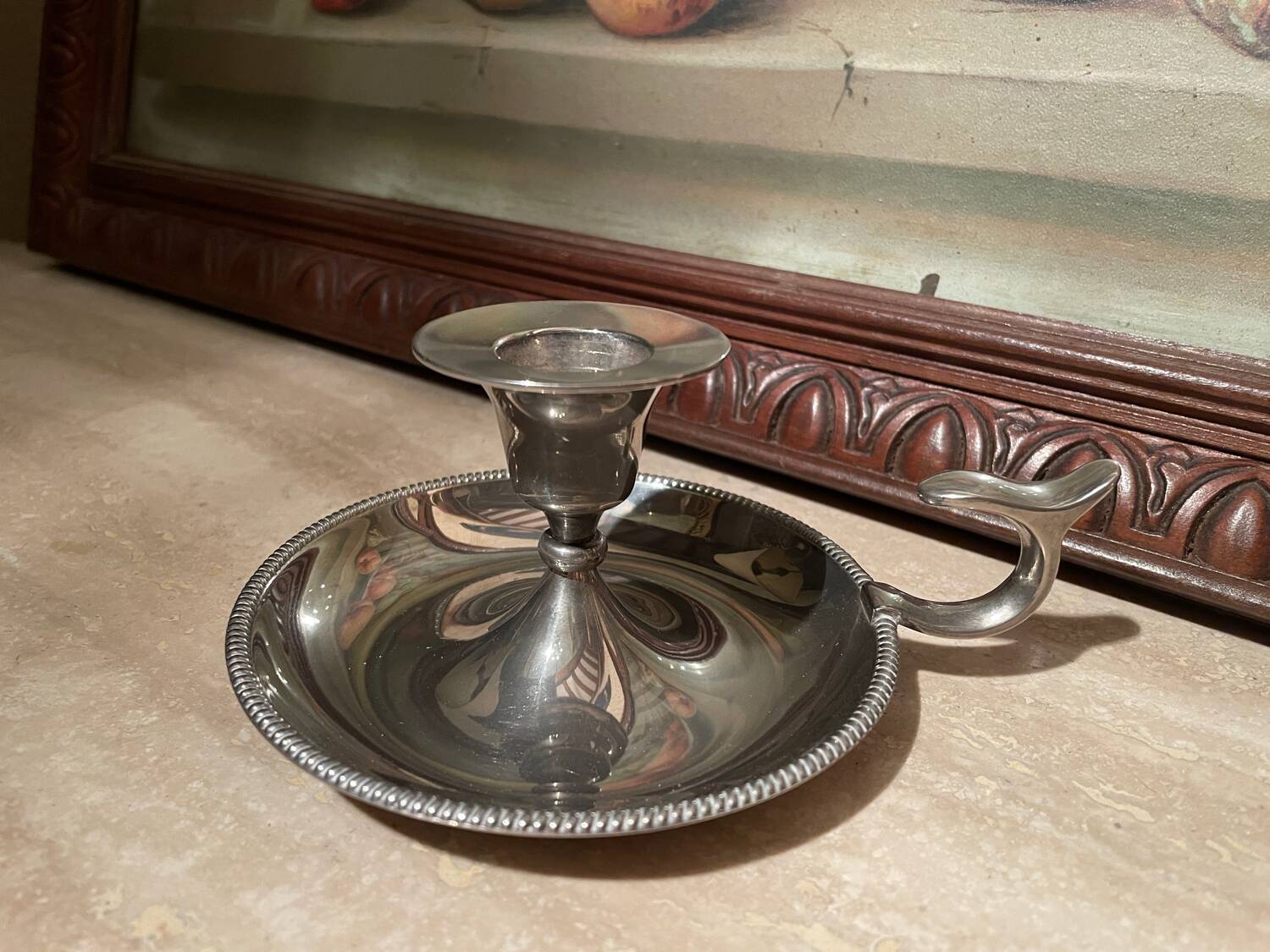 Silver metal thumb candle holder