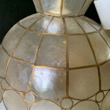 Mother-of-pearl suspension