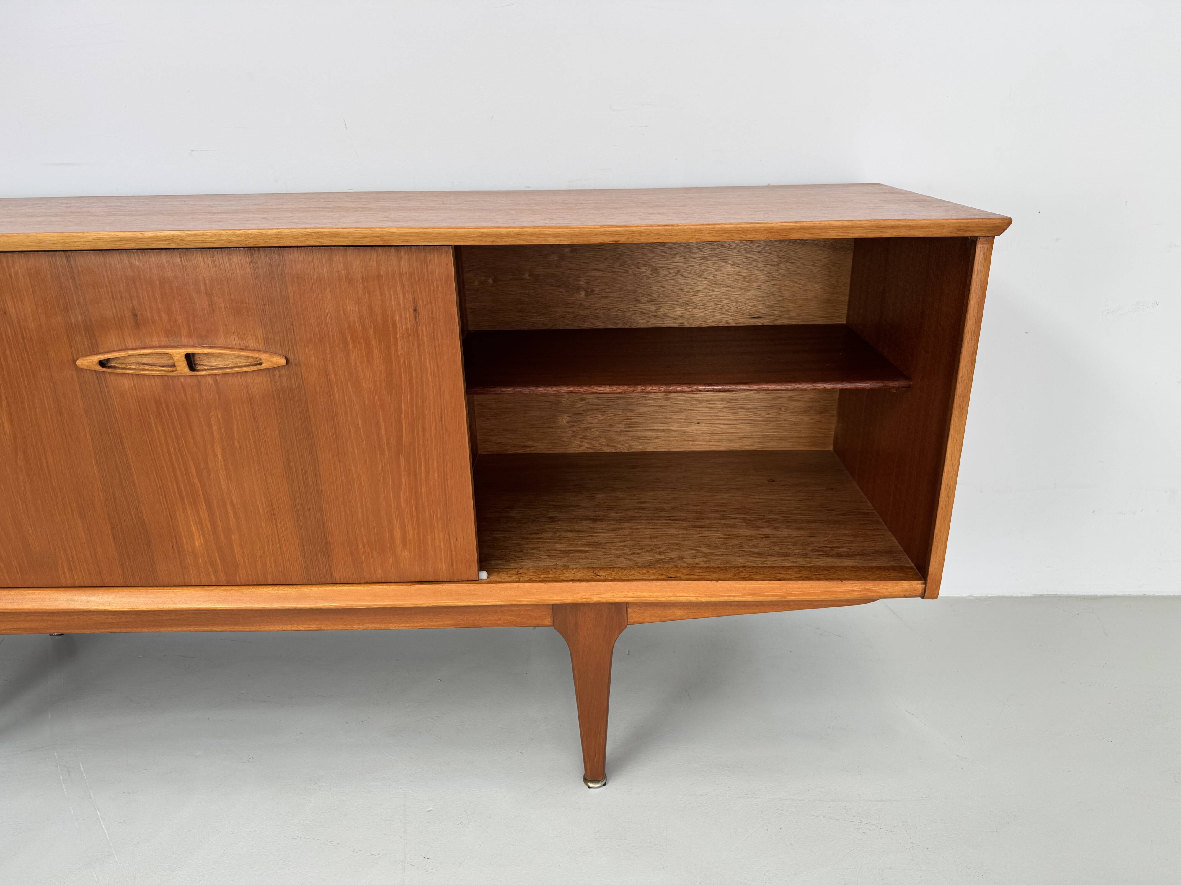 Buffet vintage de Jentique des années 60.