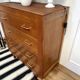 Commode vintage pieds fuseaux