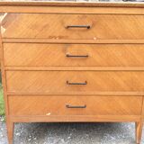 Vintage chest of drawers with compass feet oak-plated façade to restore or repaint.