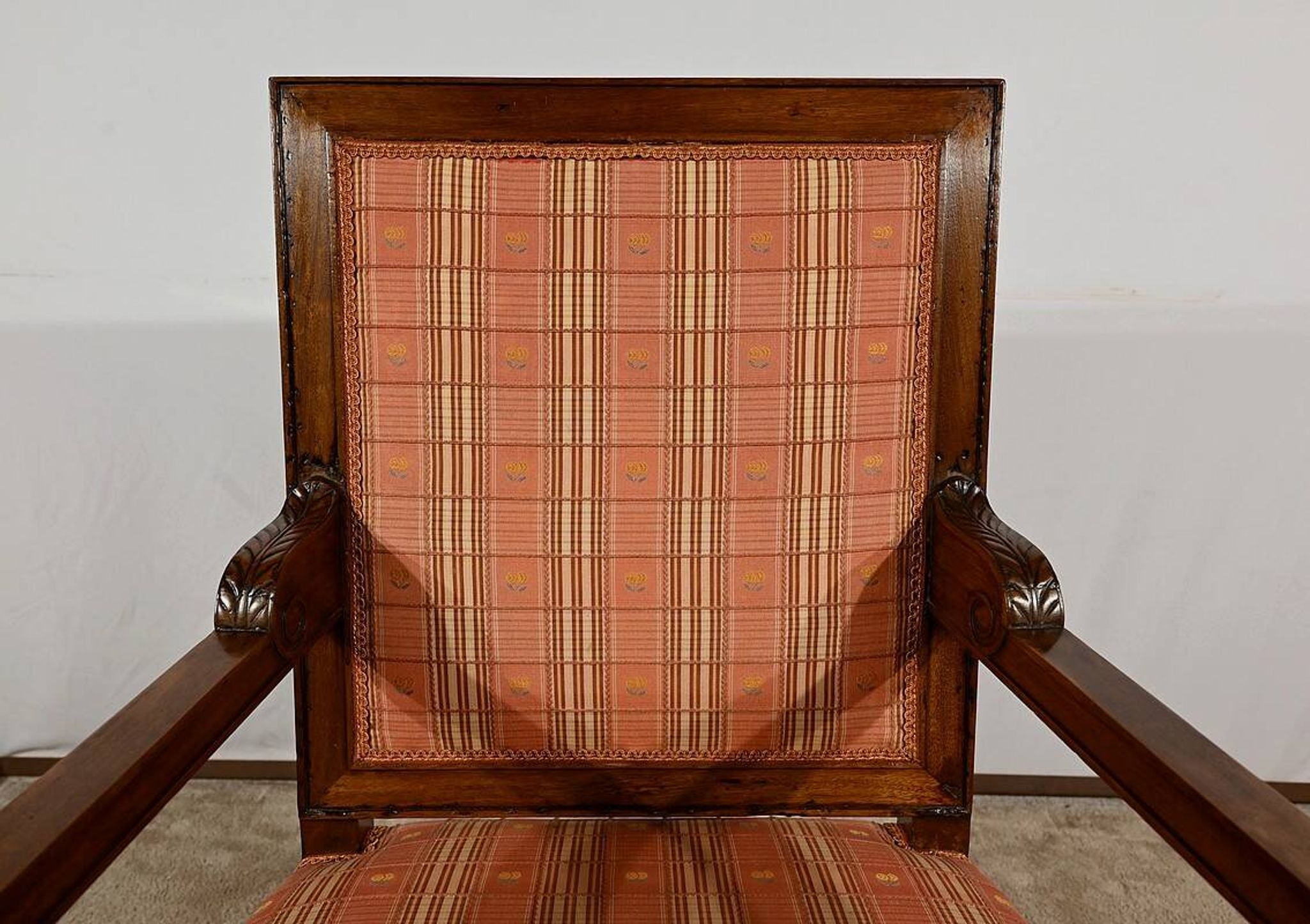 Fauteuil en Acajou Massif, époque Directoire – Début XIXe