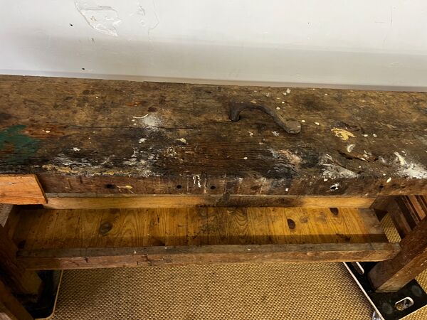 Ancien établi en bois vintage