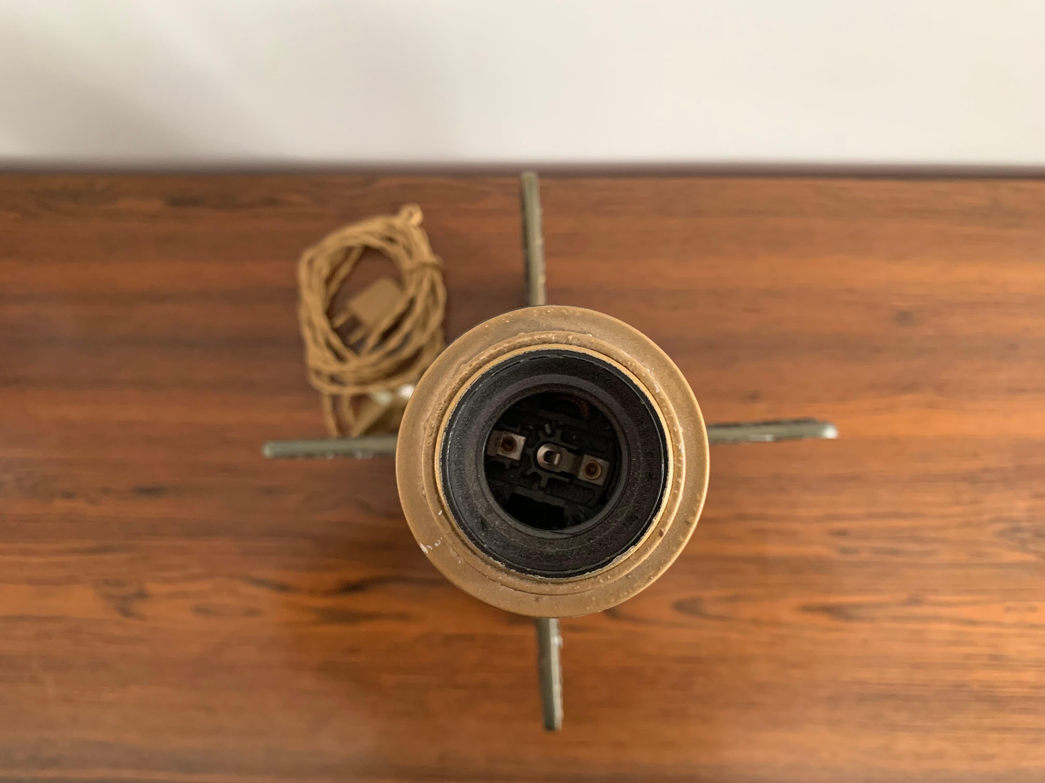 Anonymous table lamp, made in France, 1960