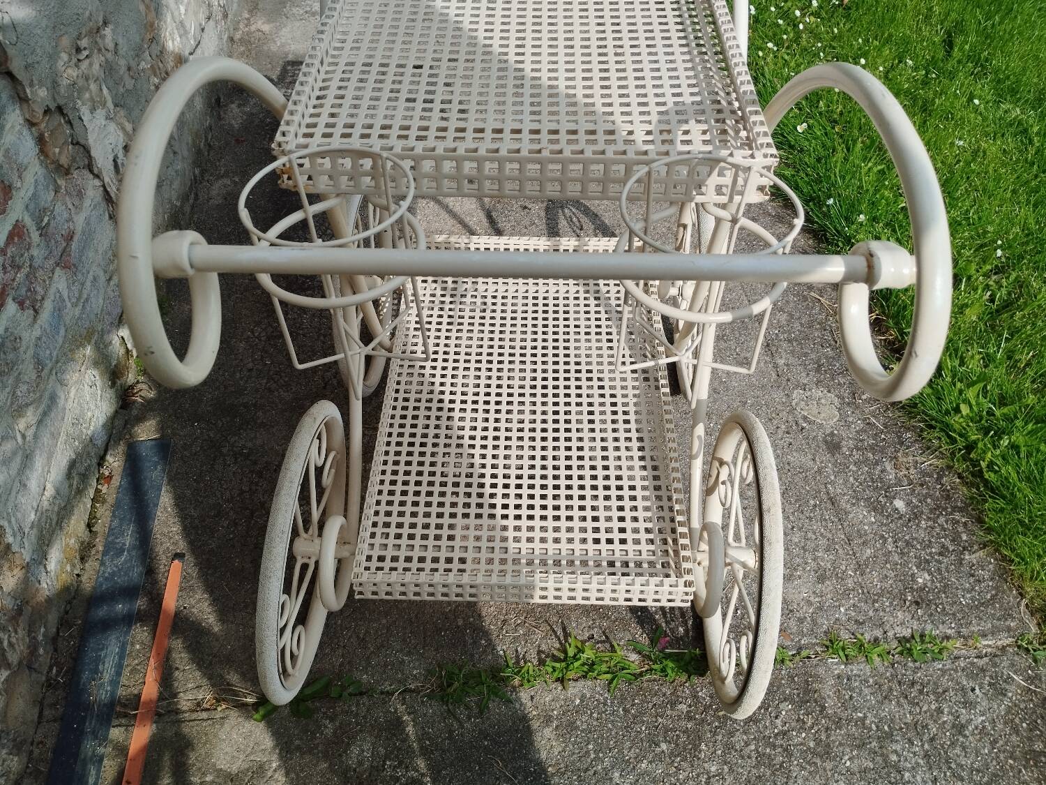 Desserte de jardin en fer ancien