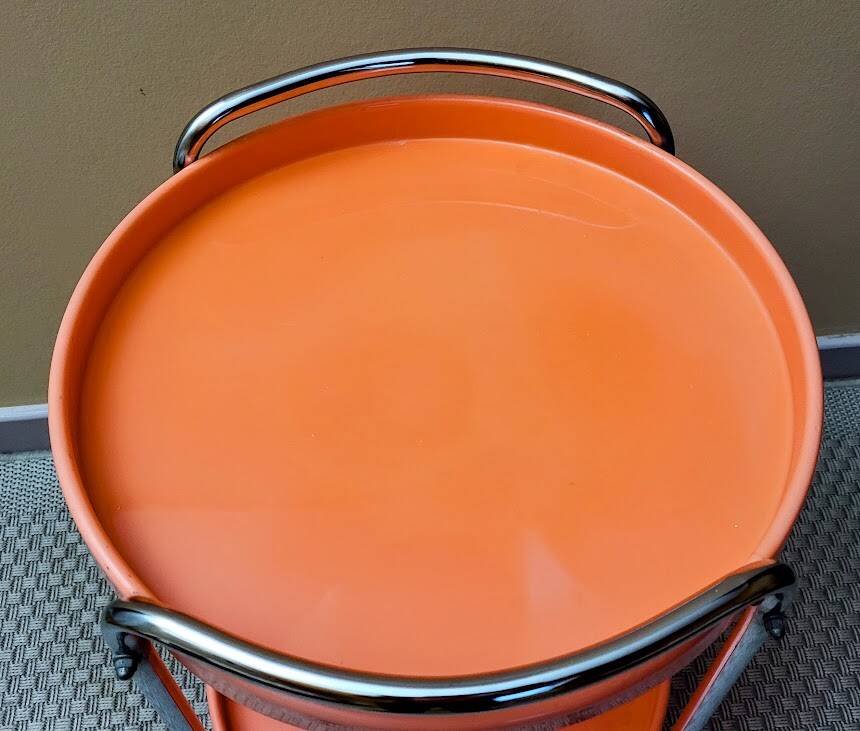 Chariot bar orange vintage