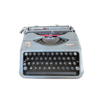 Typewriter " hermes baby " switzerland, keyboard azerty year 1948