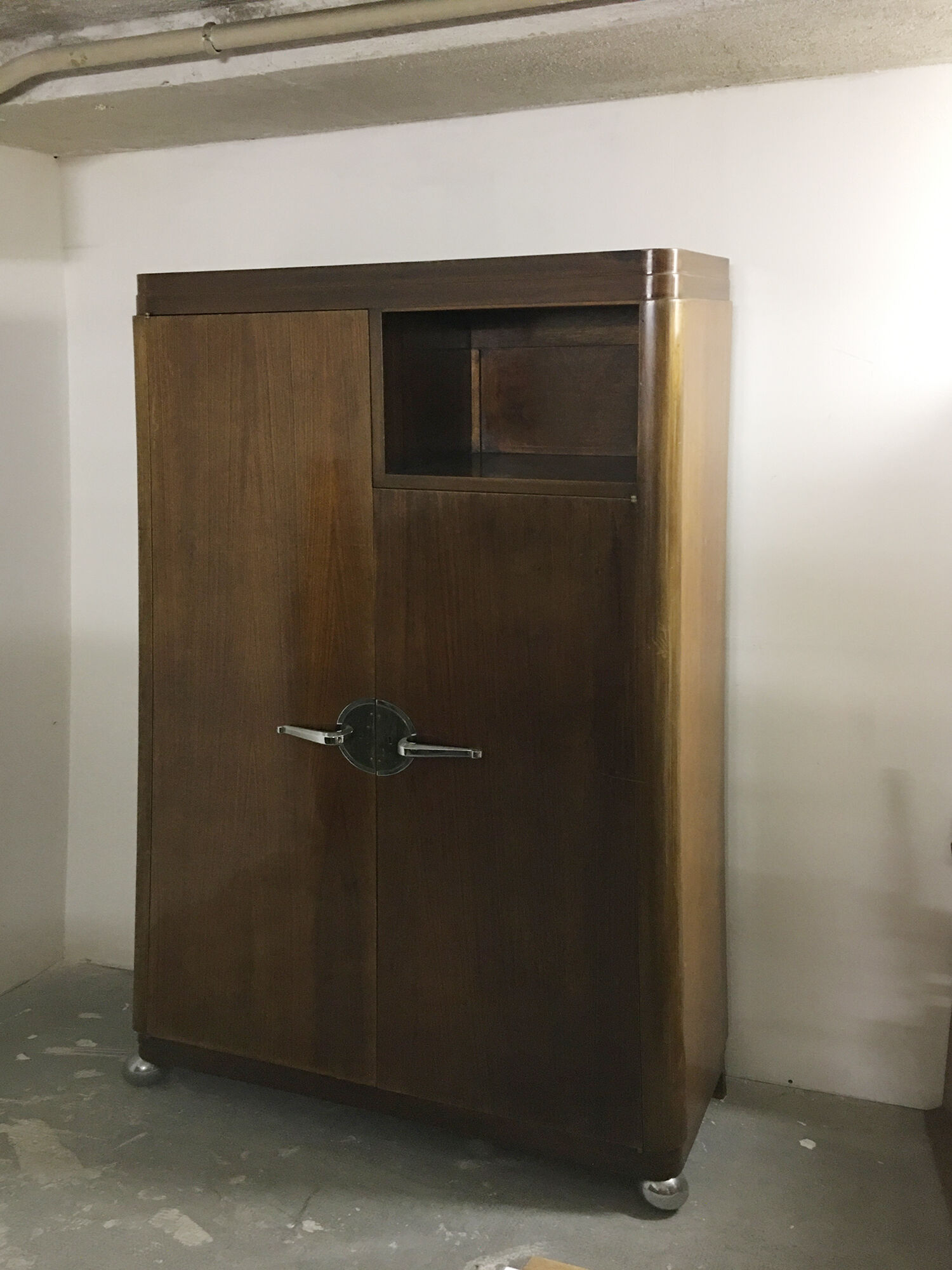 Art deco cabinet