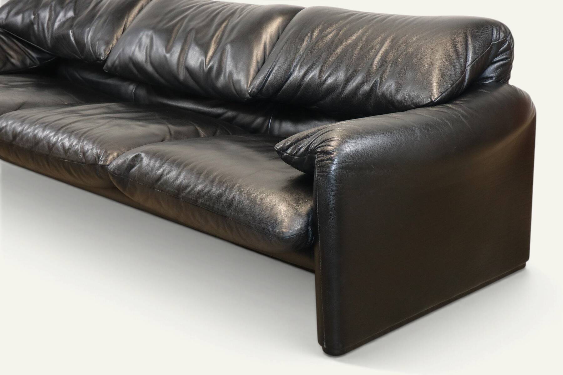 Maralunga 3-seater sofa in black leather by Vico Magistretti for Cassina