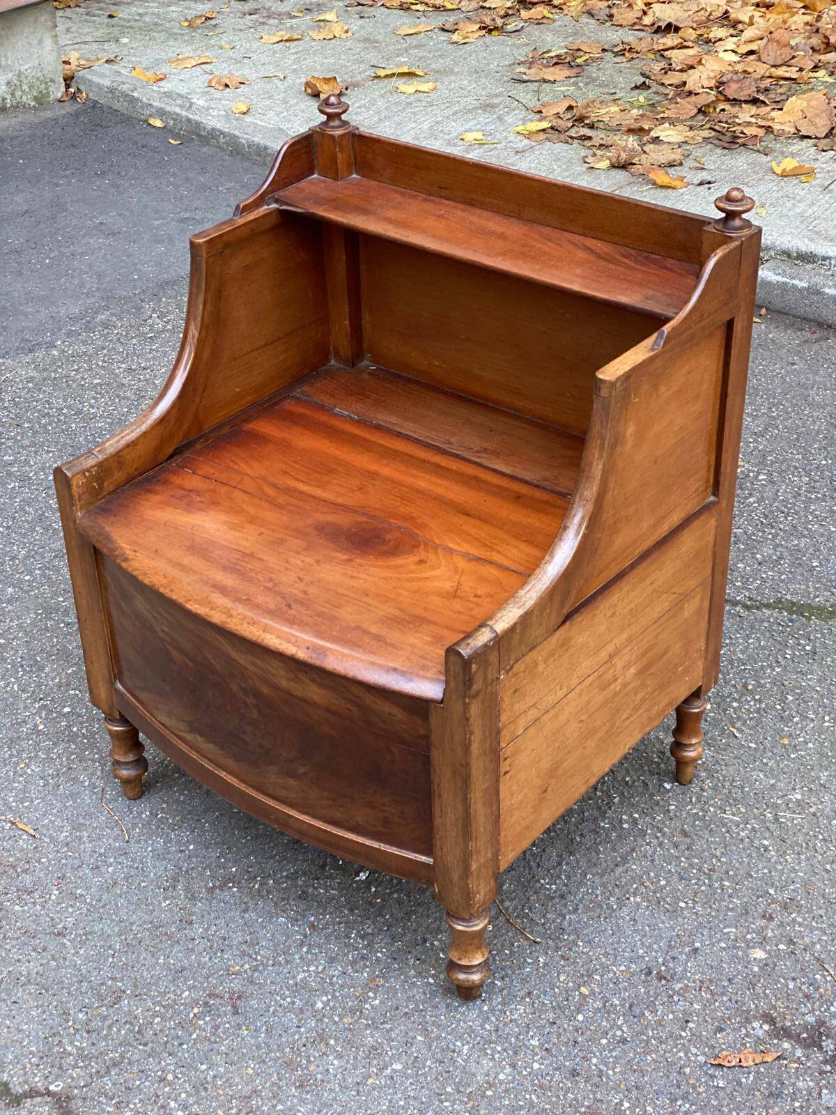 19th century Georgian bedside table in solid mahogany wood