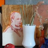 Vase en opaline sur pied début XXème