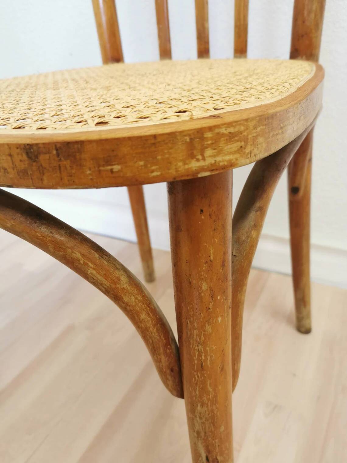 Chaise de salle à manger vintage en rotin : Yougoslavie des années 1970, intérieur bohème