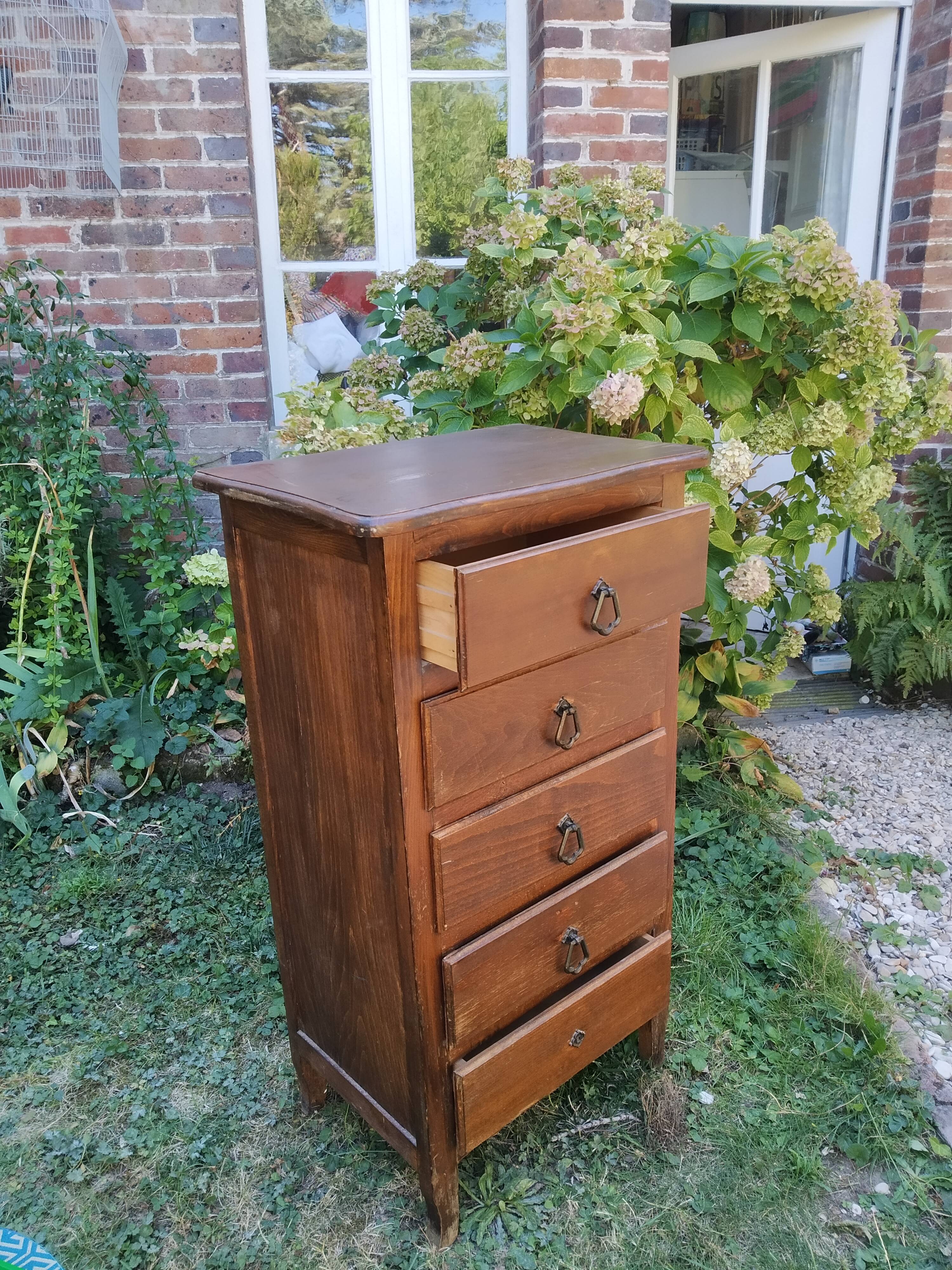 Chiffonier