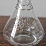 Carafe à liqueur ancienne en cristal monogramme gravé et côtes plates