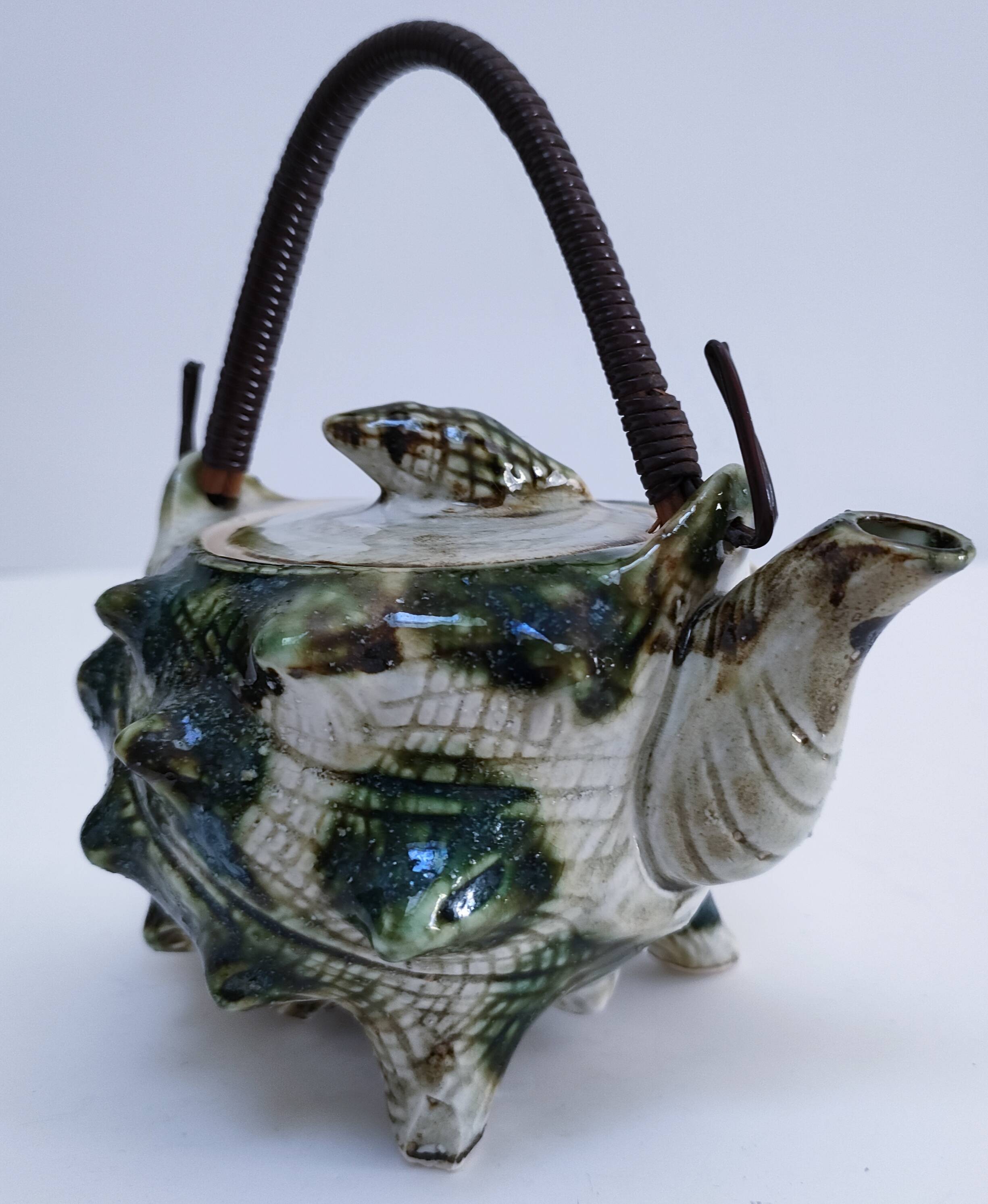Vintage enamelled earthenware shell decor teapot